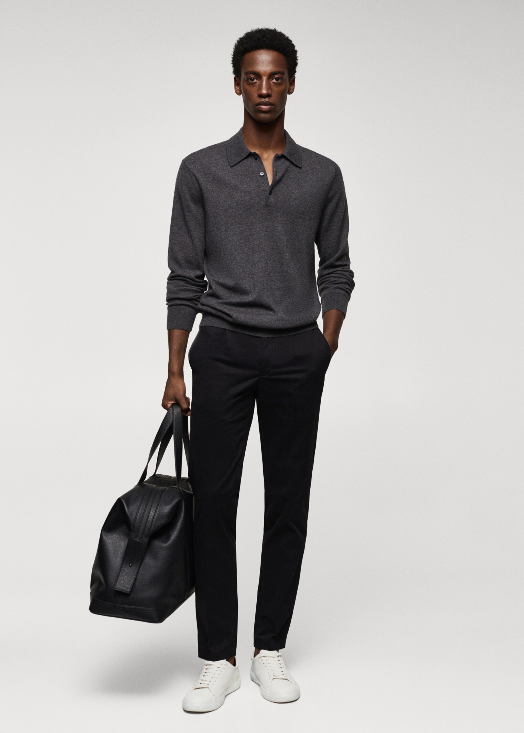 Slim-fit pleated cotton chinos - General plane, Black. Ref: 57034392-00.