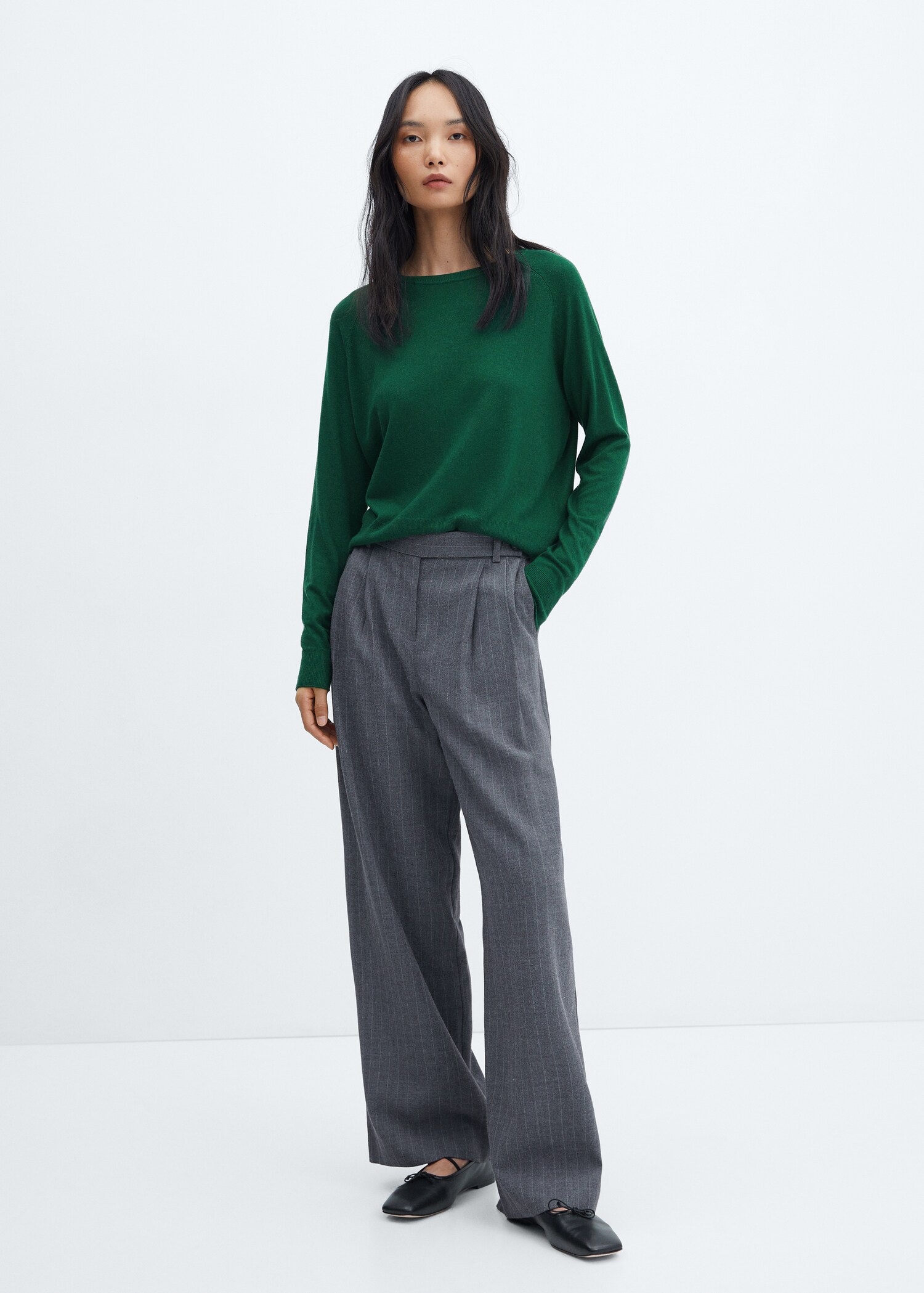 Fine-knit crew-neck sweater - General plane