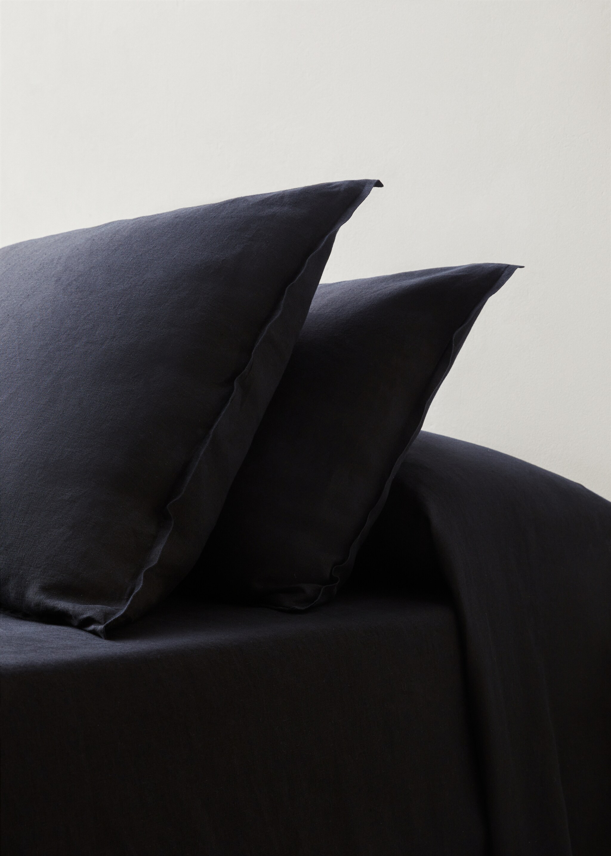 100% linen cushion cover 60x60cm - General plane, Dark Navy. Ref: 57036318-00.