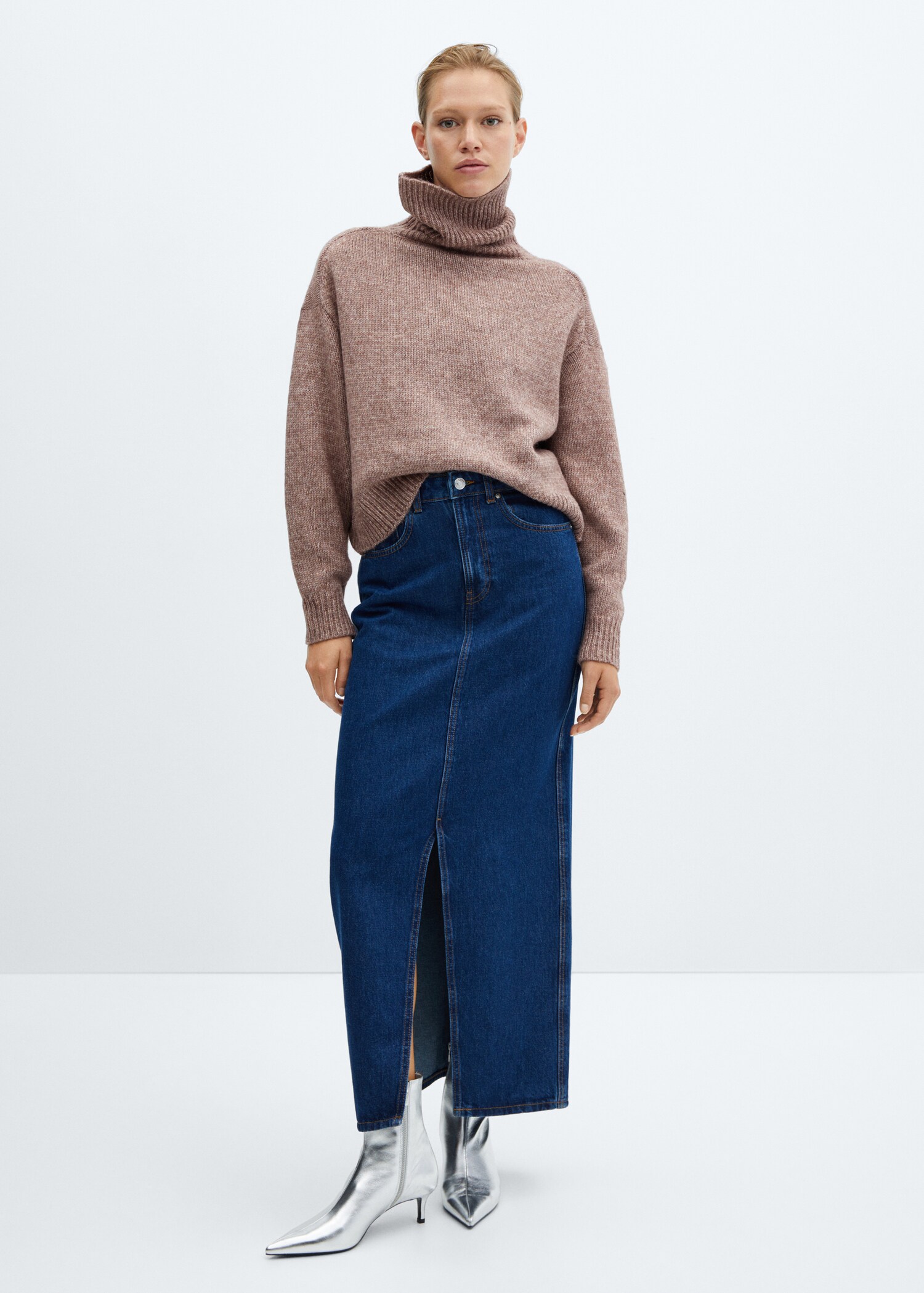 Turtleneck knitted sweater - General plane