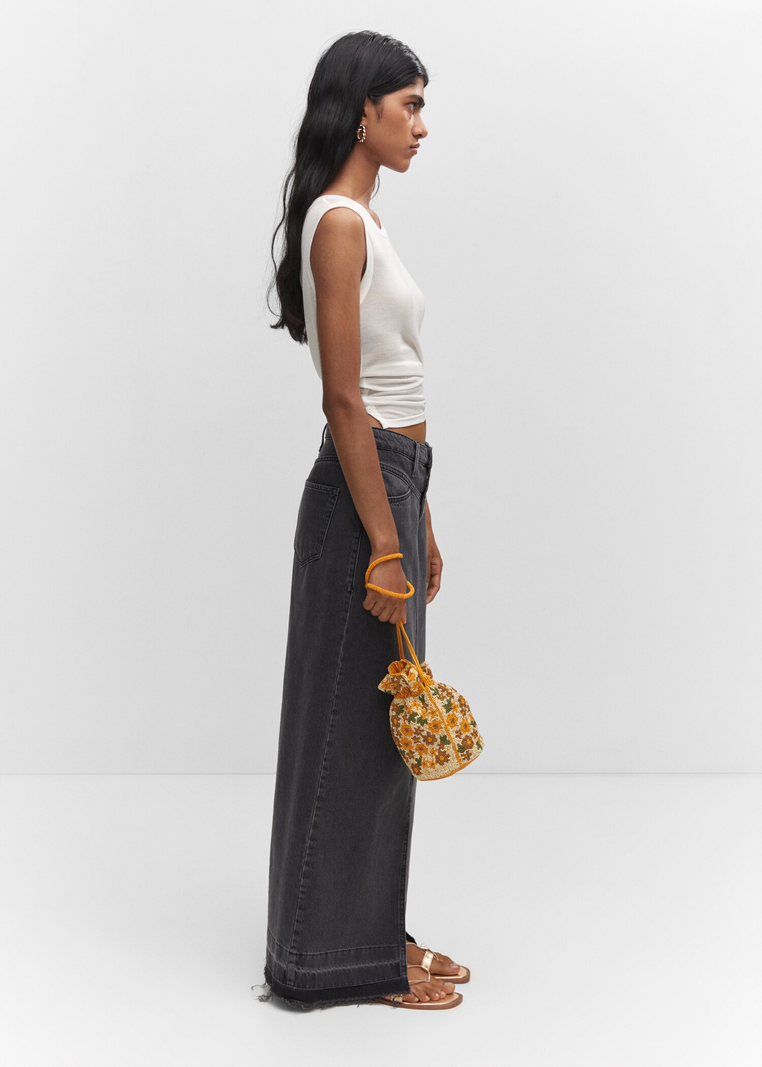 Bucket Bag mit kombinierten Schmuckperlen - Allgemeine Ansicht