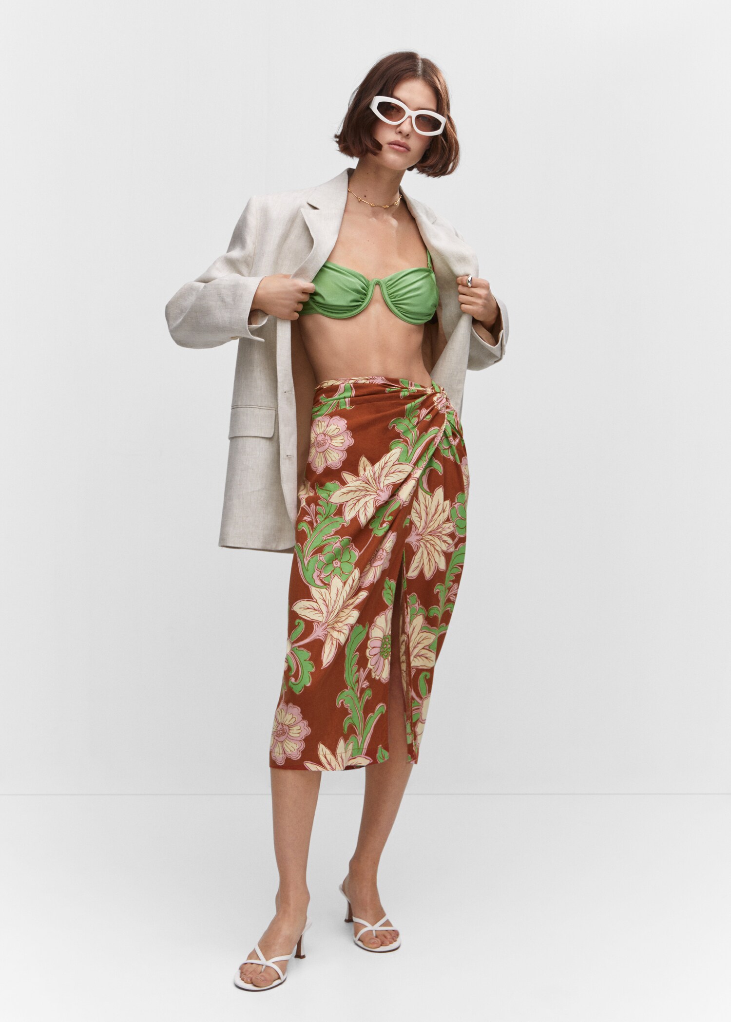 Falda estampada nudo - Plano general