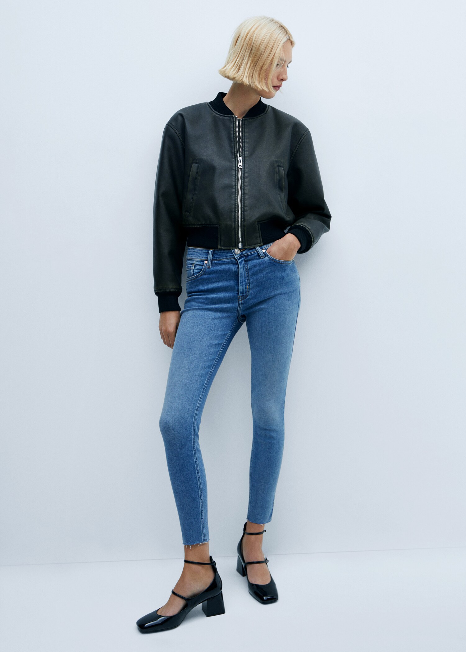 Skinny-Jeans in Cropped-Länge - Allgemeine Ansicht