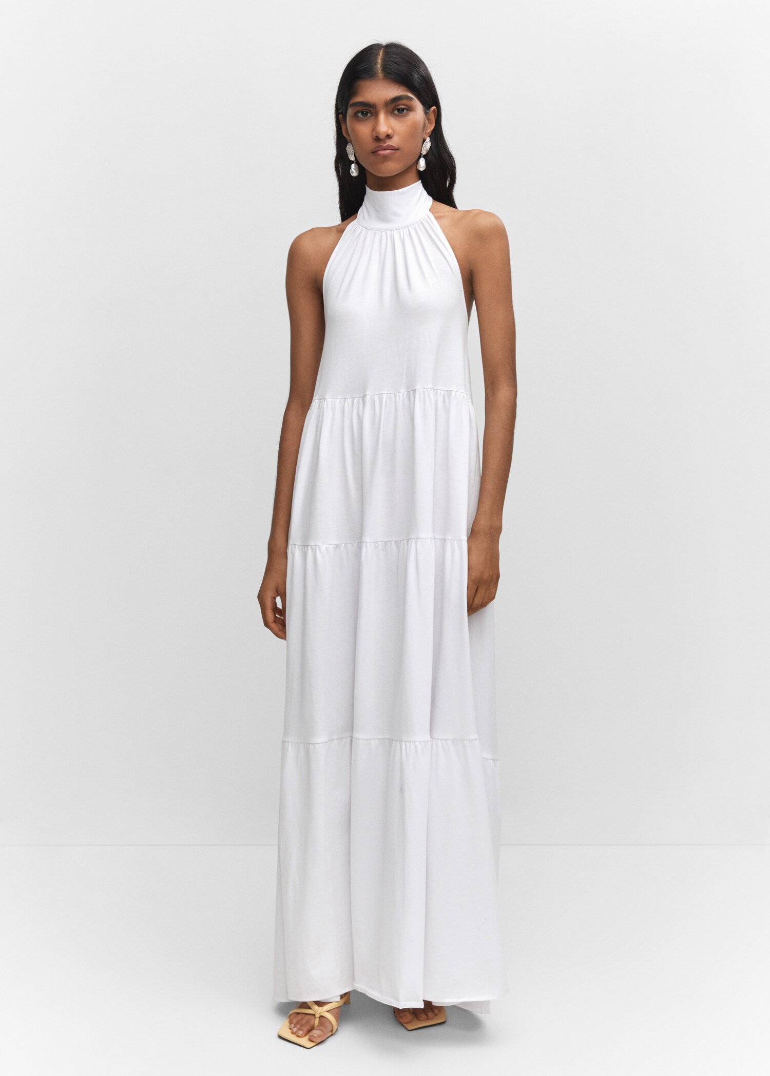 Vestit halter esquena oberta - Pla general