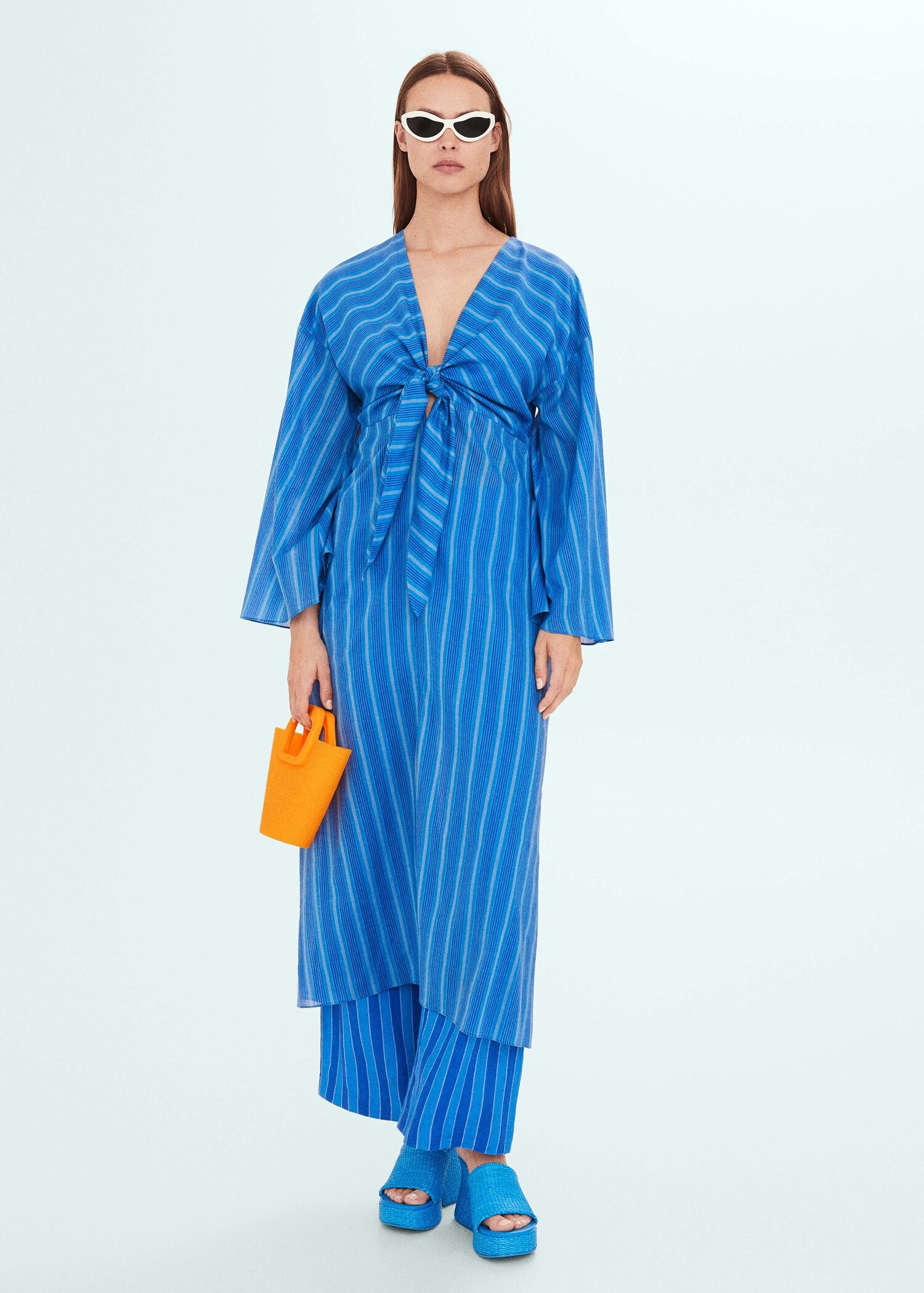 Vestit ratlles detall nus - Pla general