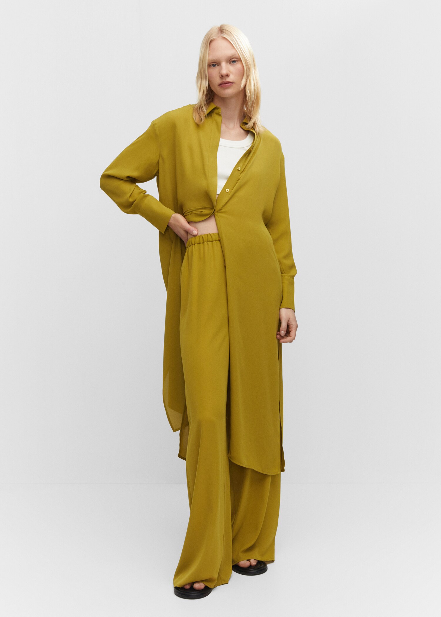 Wideleg trousers with elastic waist - General plane