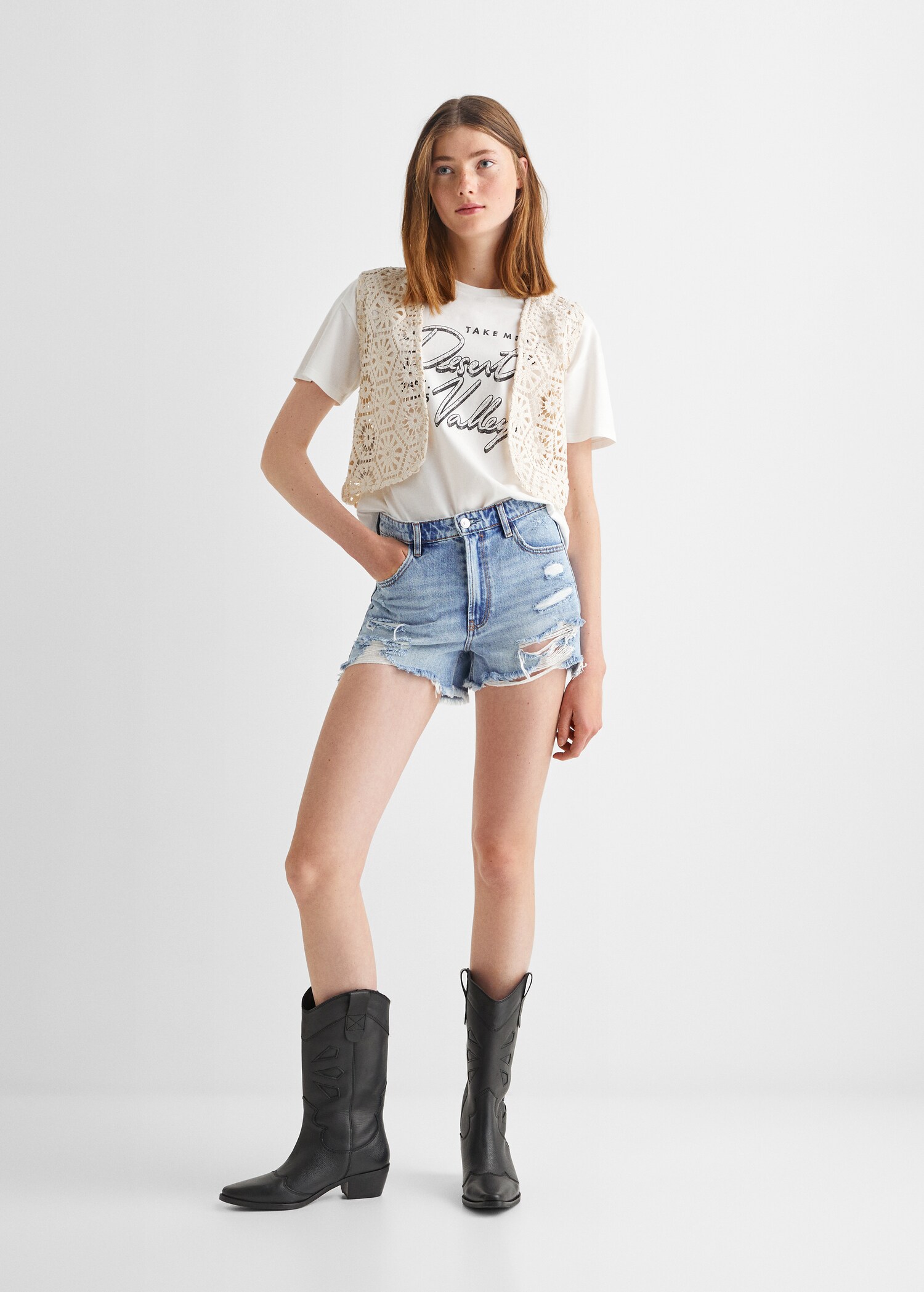 Short jean déchiré - Plan général