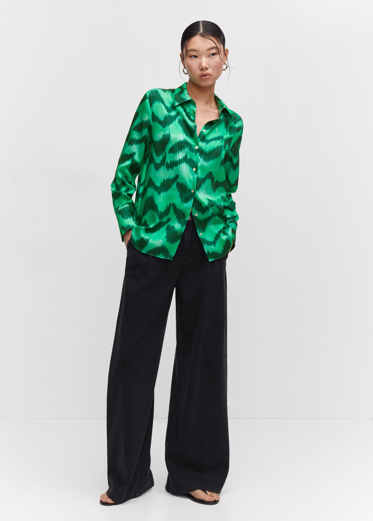 Camisa satinada estampada - Plano general