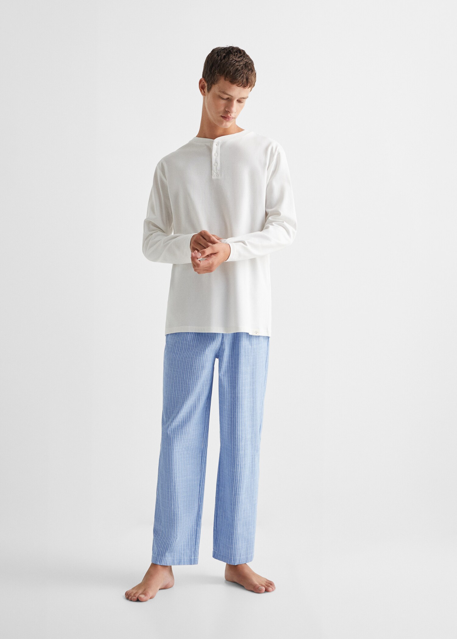 Striped long pyjamas - General plane