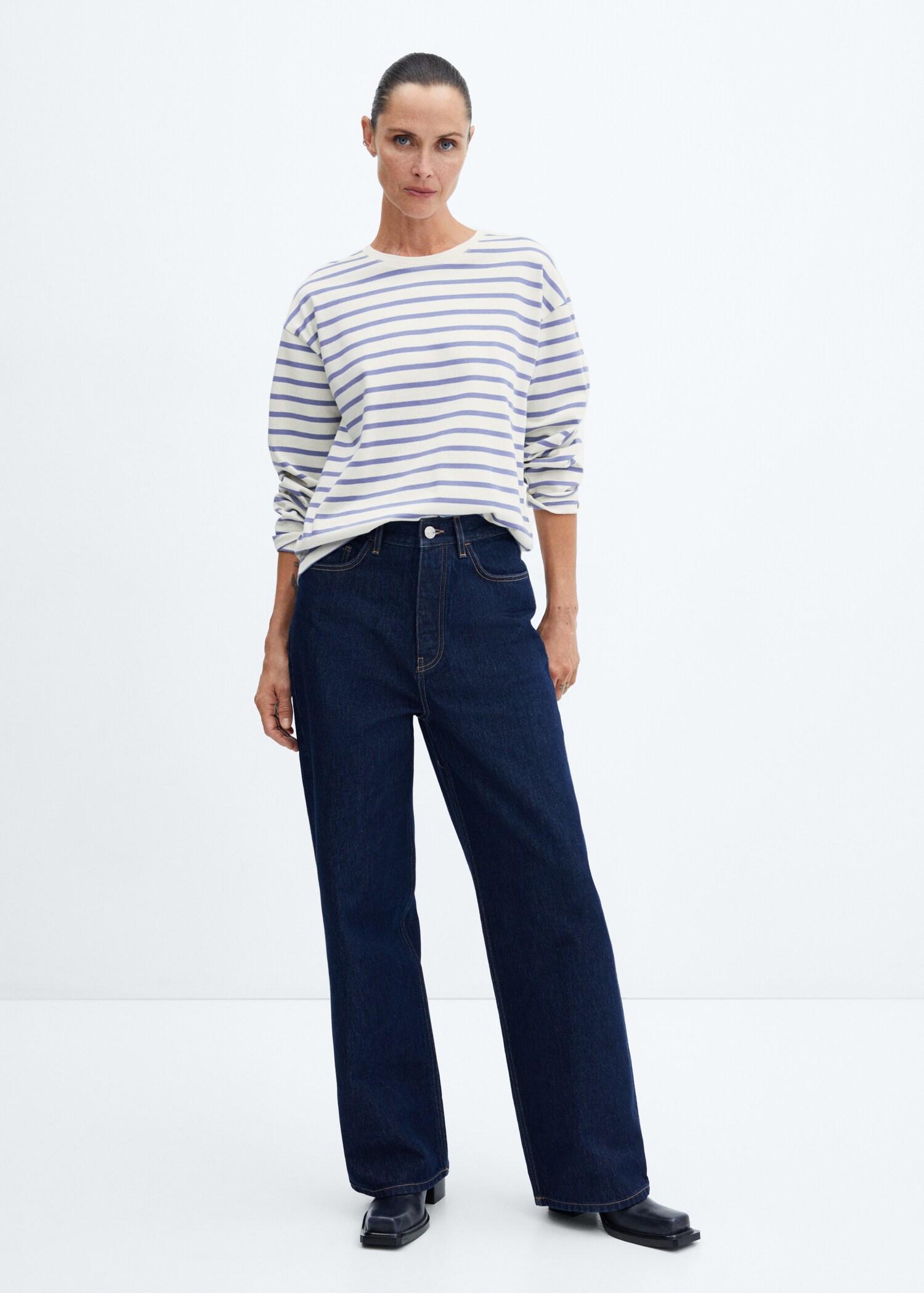 Striped round-neck sweatshirt - General plane