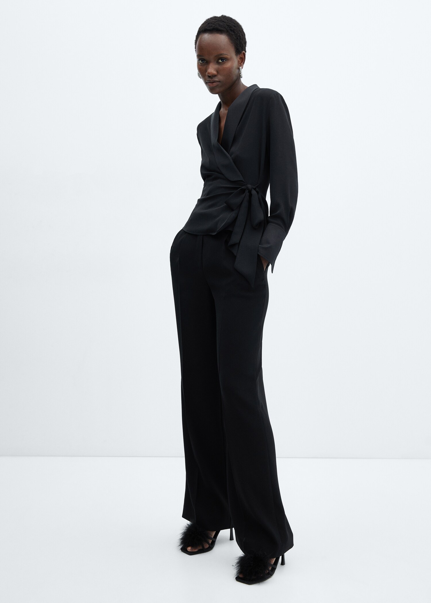Wrapped lapel blouse - General plane