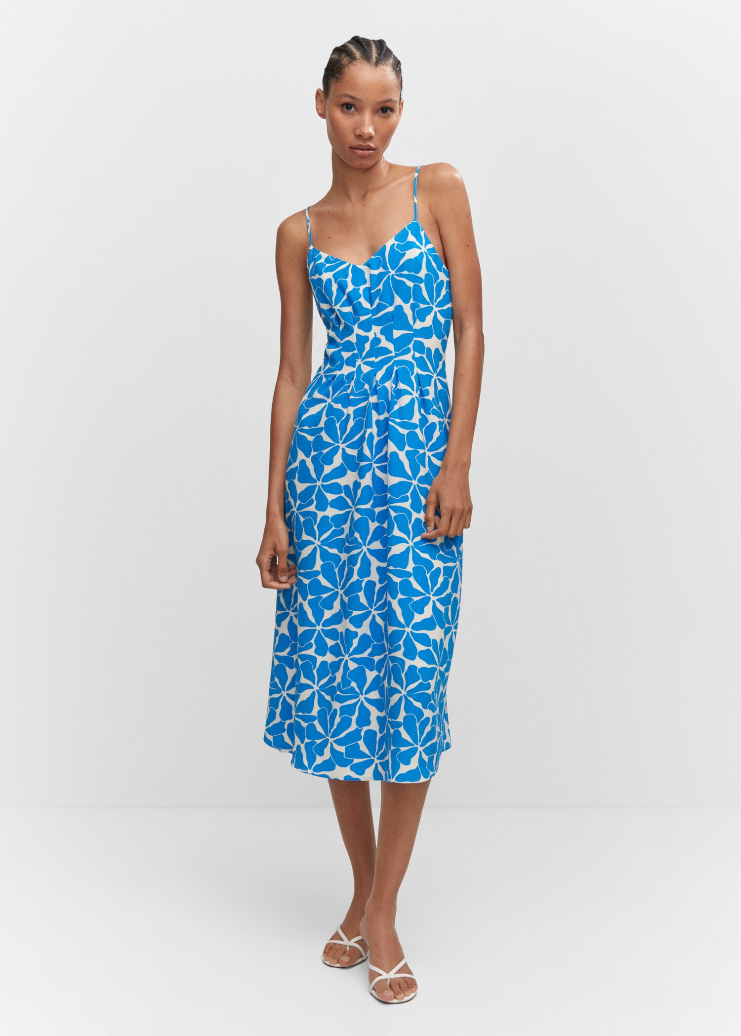 Vestido alças finas - Plano geral