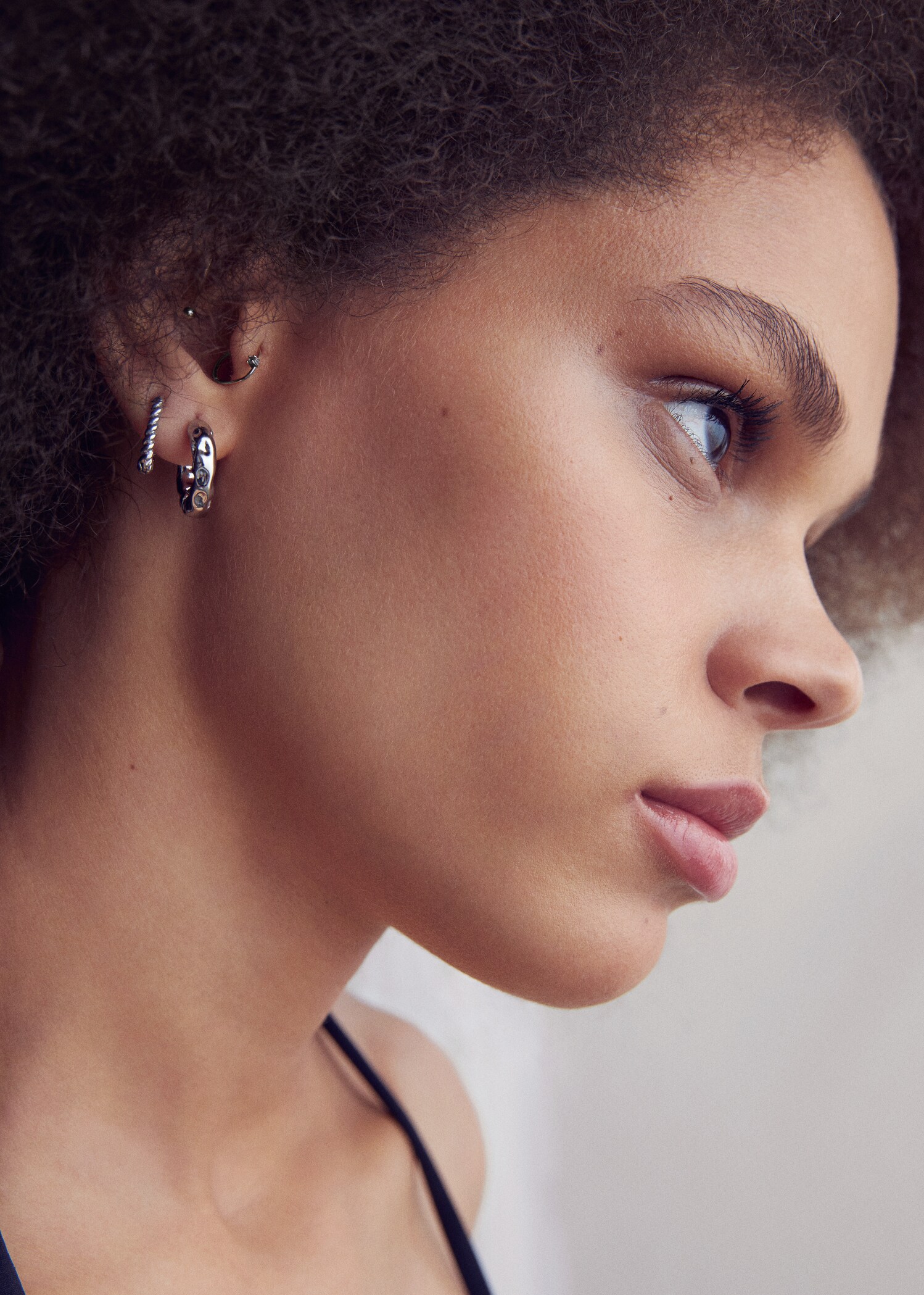 Set of hoop earrings - General plane