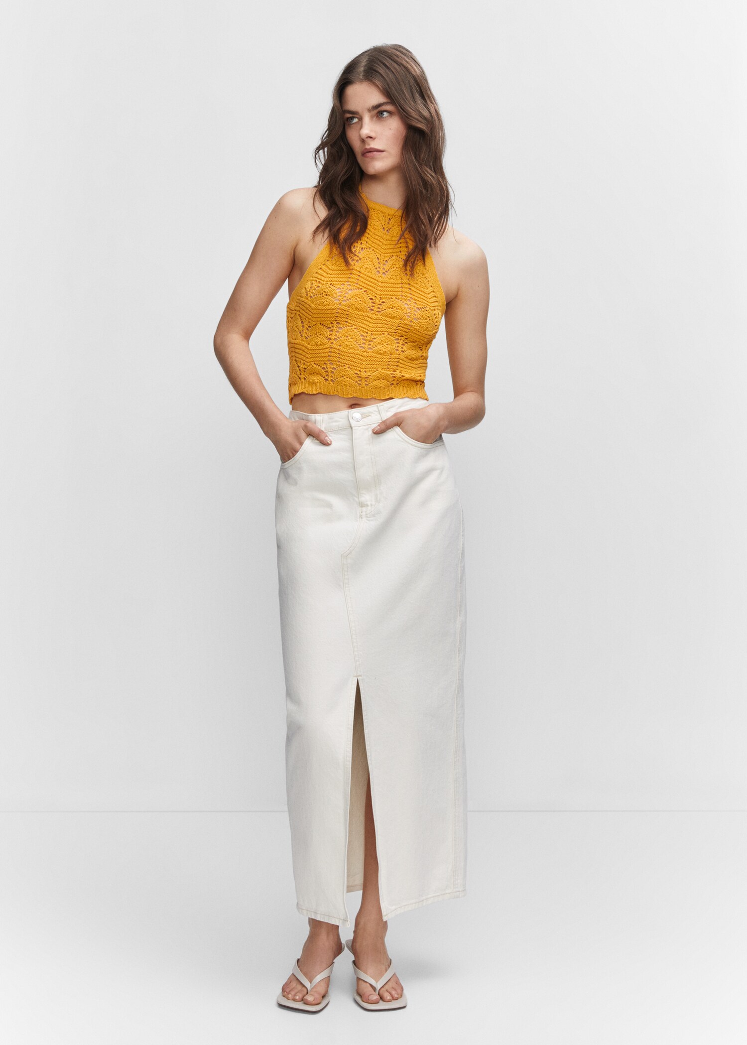 Halter neck crochet top - General plane