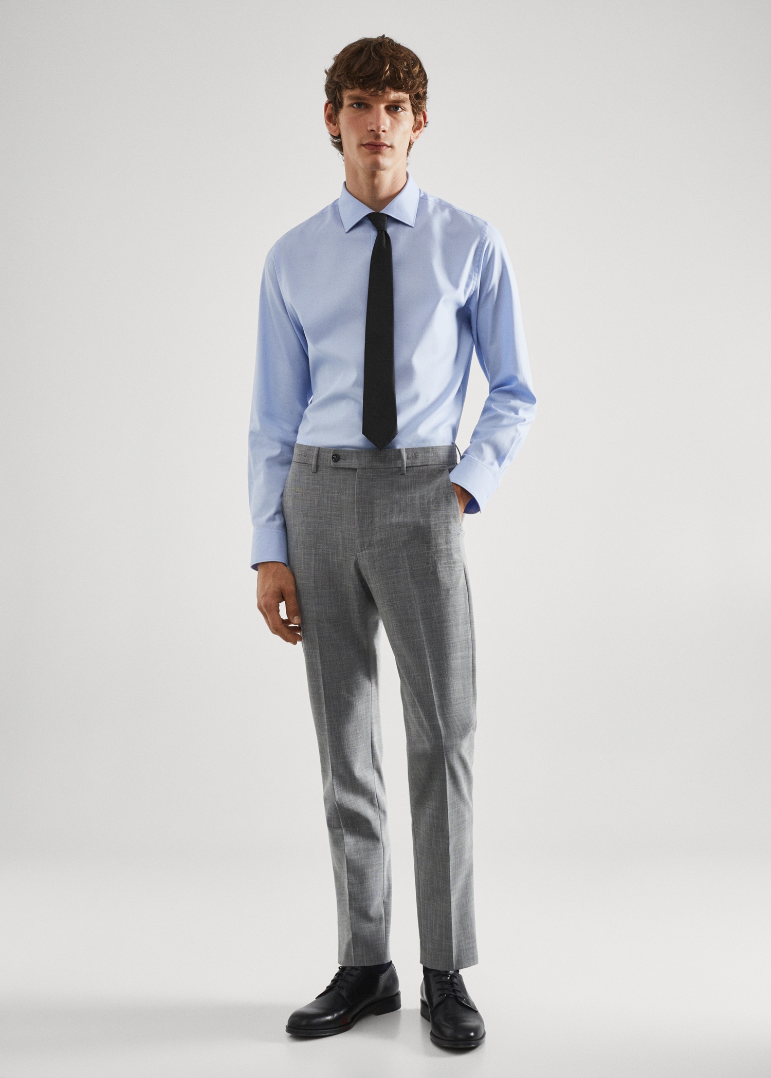 Pantaloni slim fit grigio antracite in tessuto tecnico doppiato Pantaloni slim fit grigio antracite in tessuto tecnico doppiato