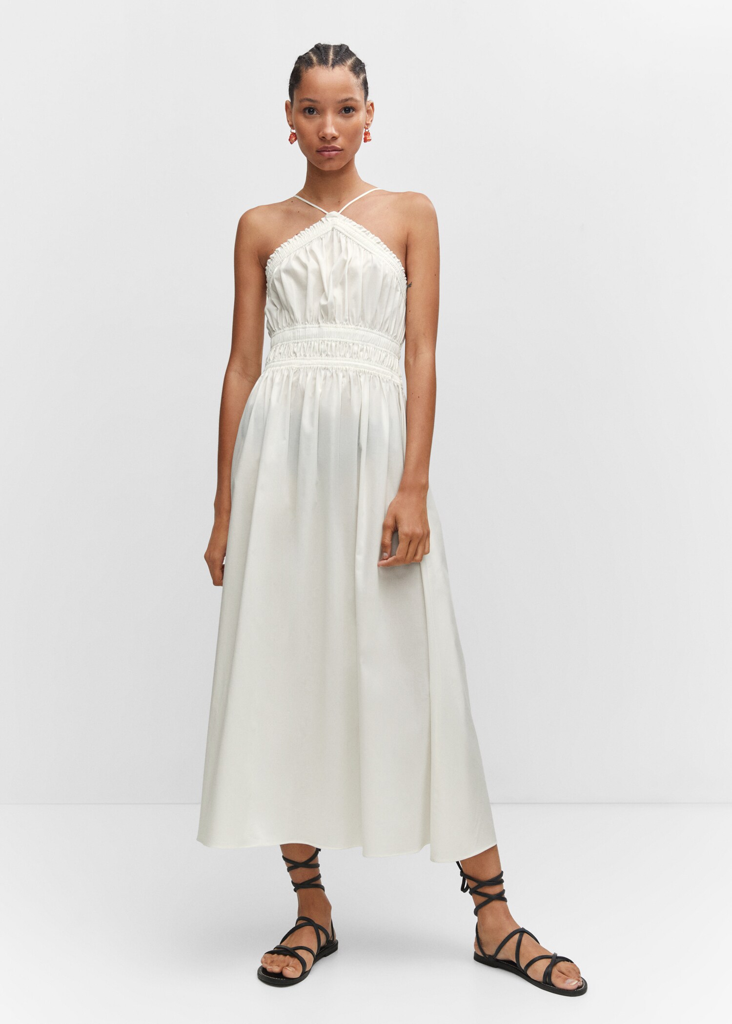 Vestido halter detalles fruncidos - Plano general