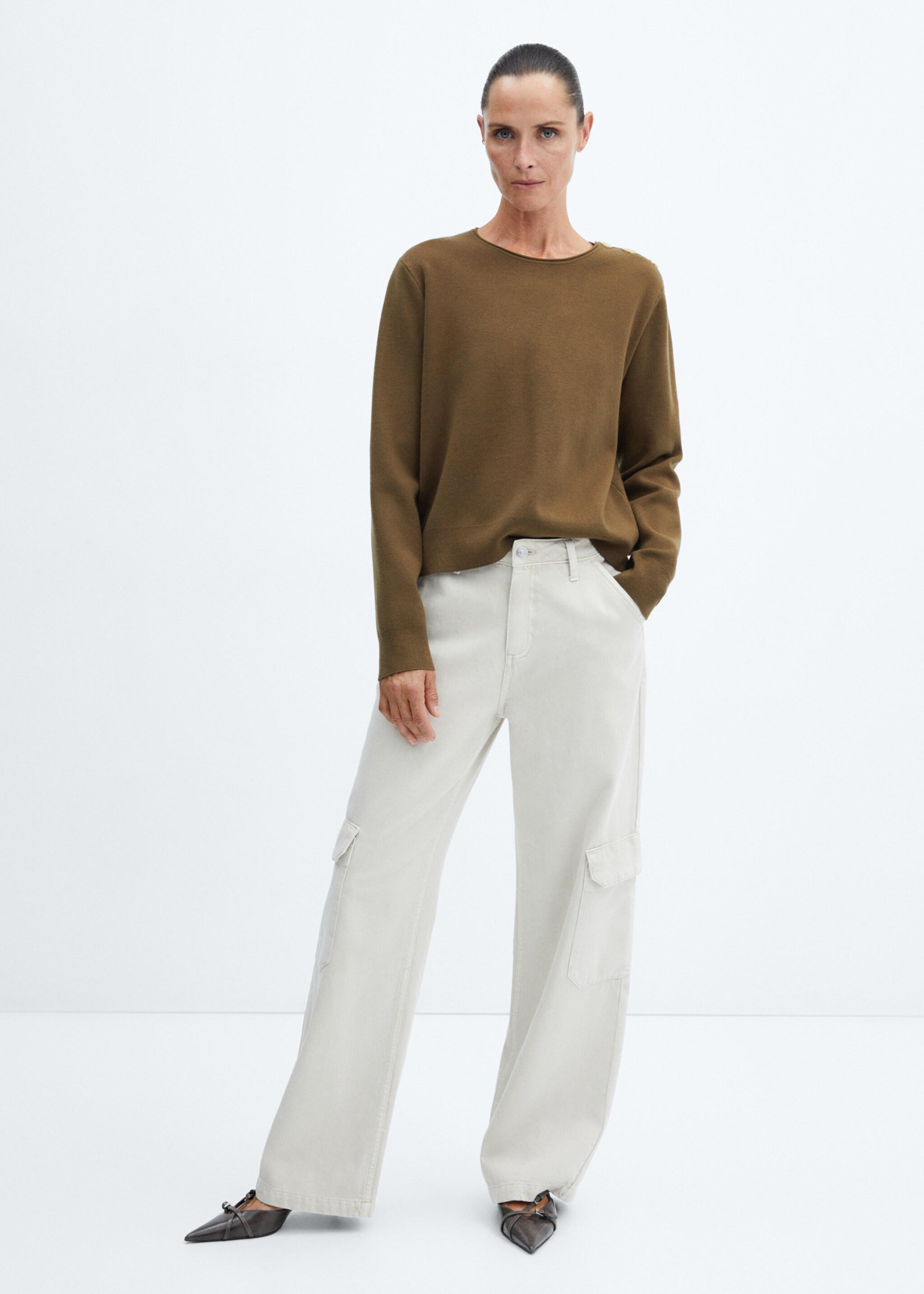 Sweater with shoulder buttons - General plane