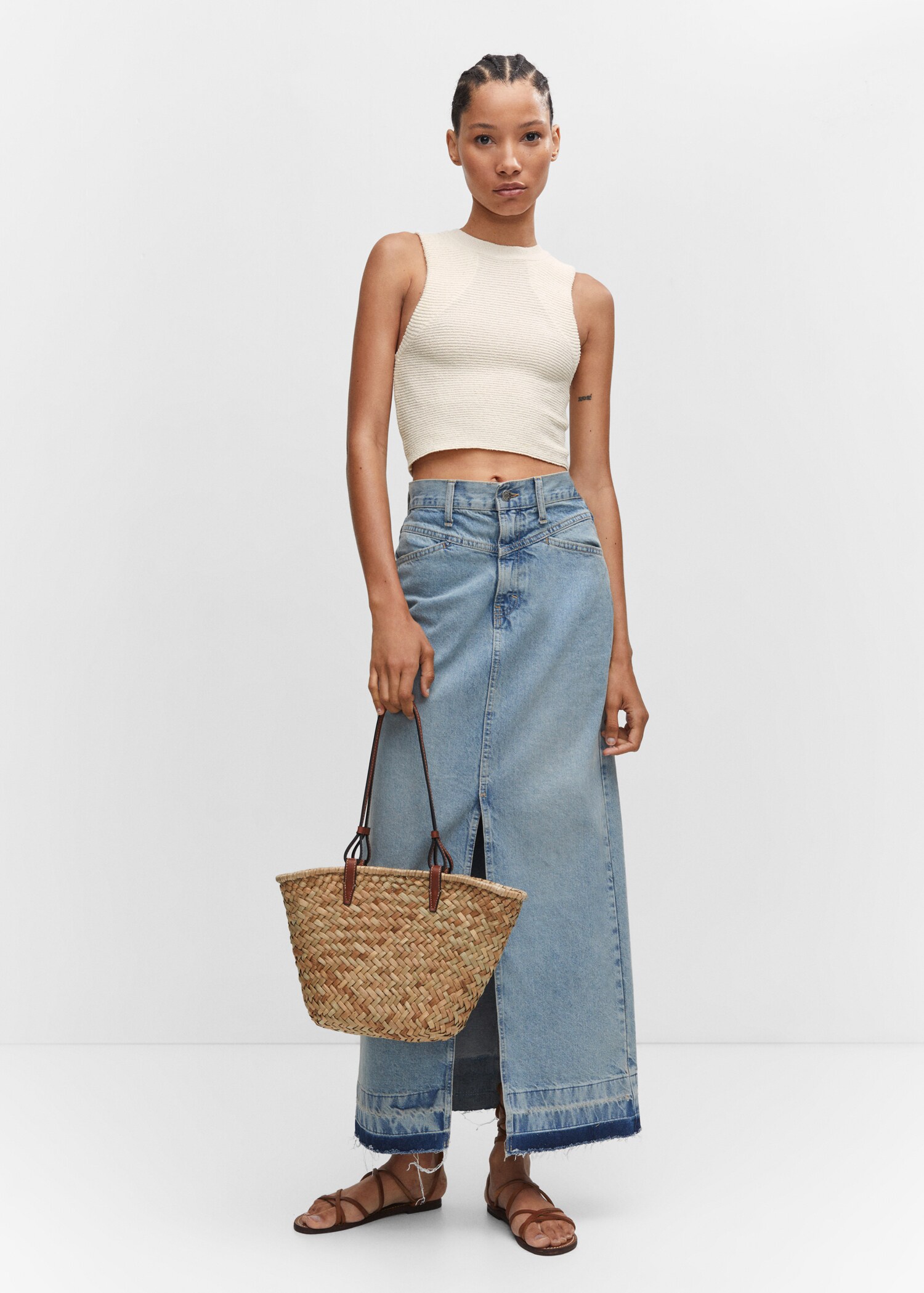 Top cropped de malha - Plano geral