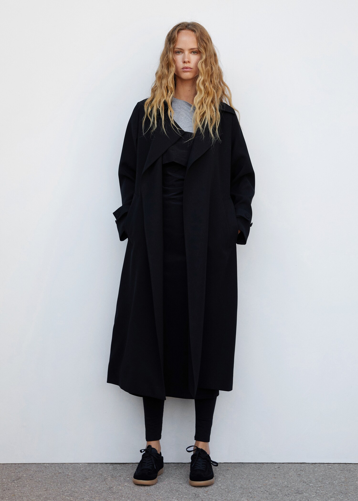Oversized-Trenchcoat mit Schleife - Allgemeine Ansicht