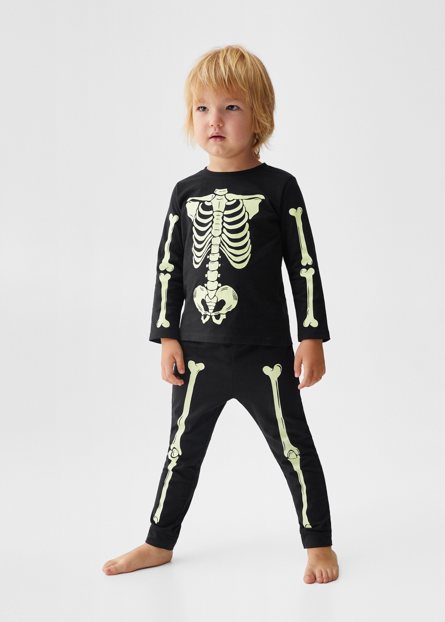 Glow in the dark skeleton pyjama - General plane