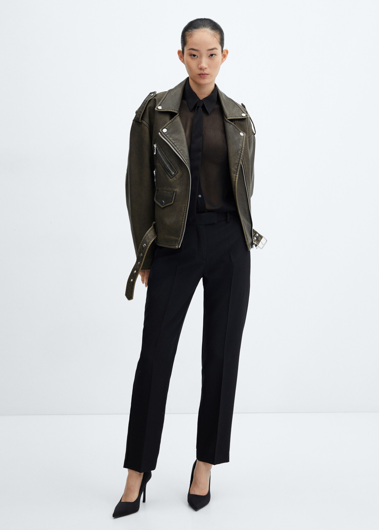 Cazadora biker oversize efecto desgastado - Plano general