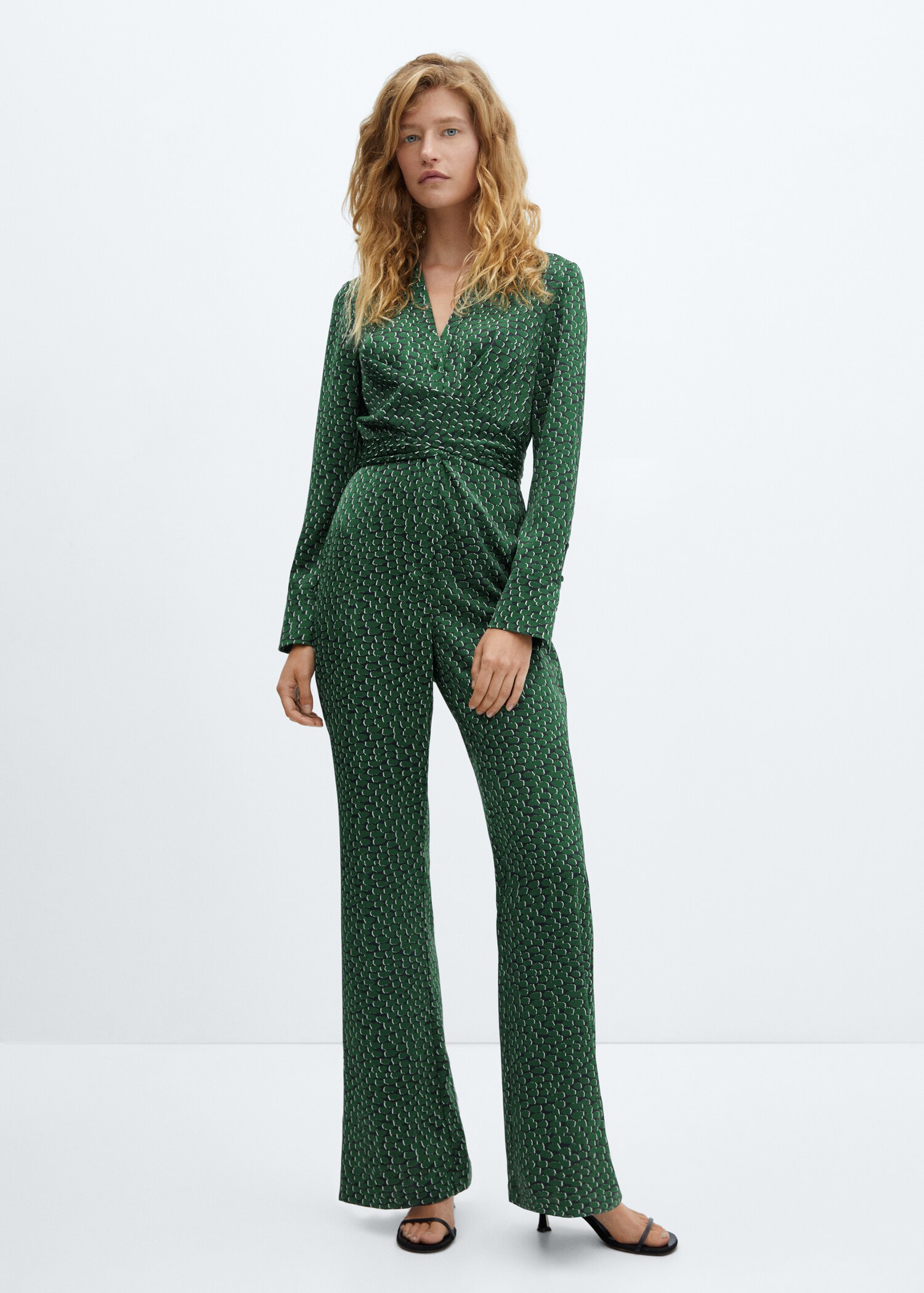 Satinierter Jumpsuit mit V-Ausschnitt - Allgemeine Ansicht
