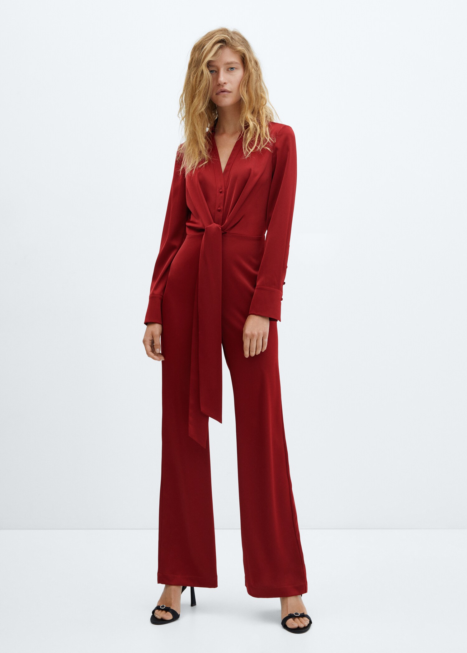 Satinierter Jumpsuit mit V-Ausschnitt - Allgemeine Ansicht