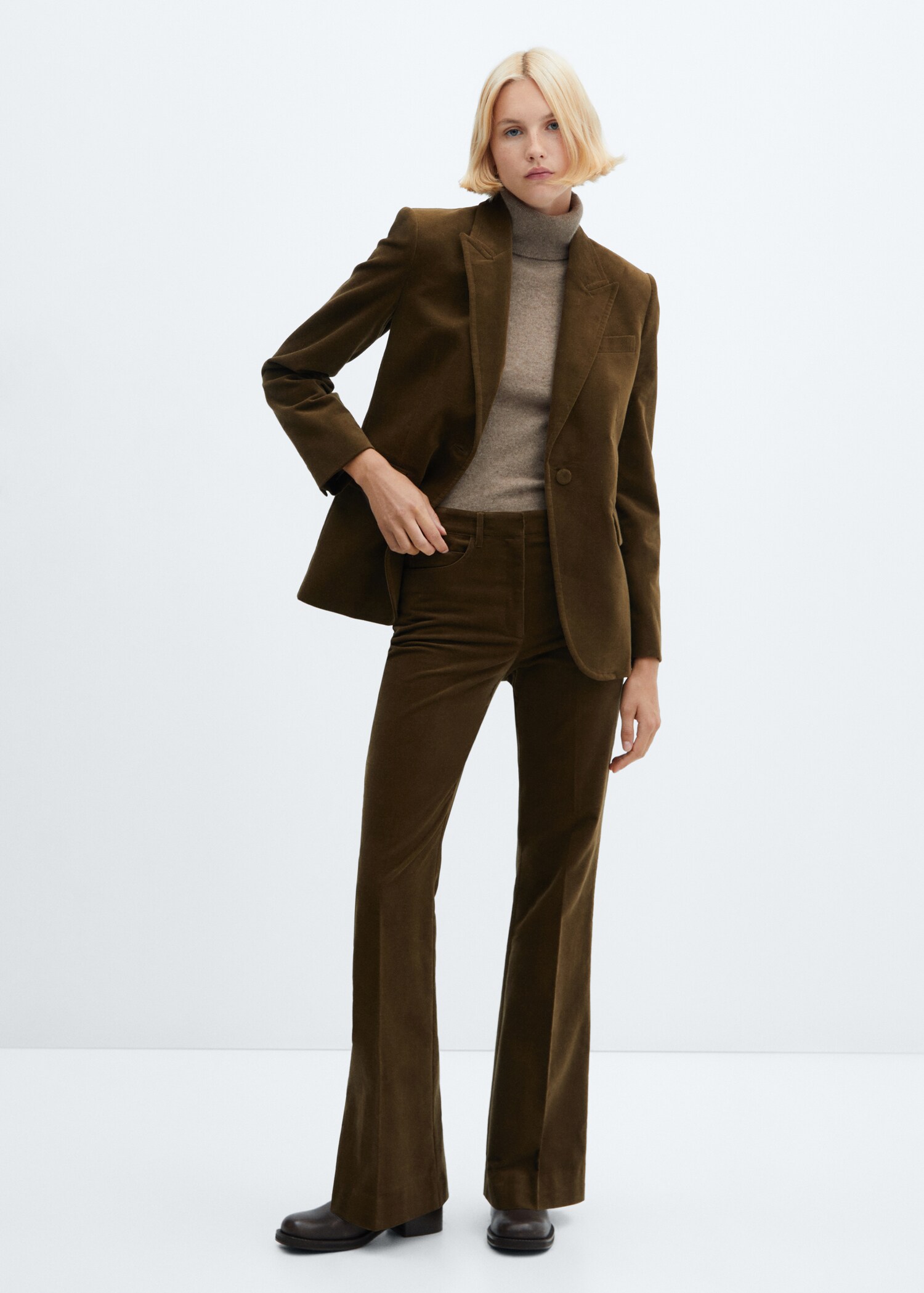 Pantalón traje velvetón - Plano general