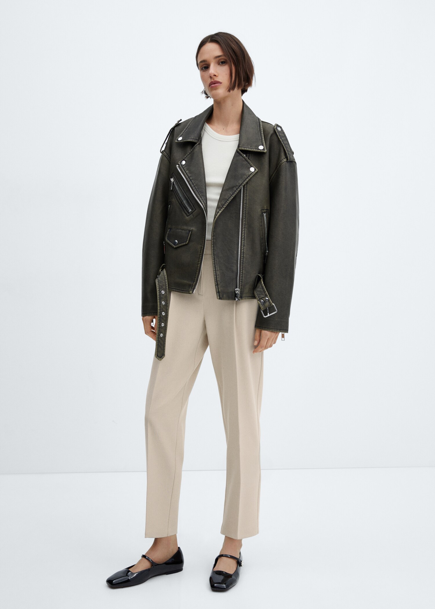 Straight-fit pleated trousers - General plane