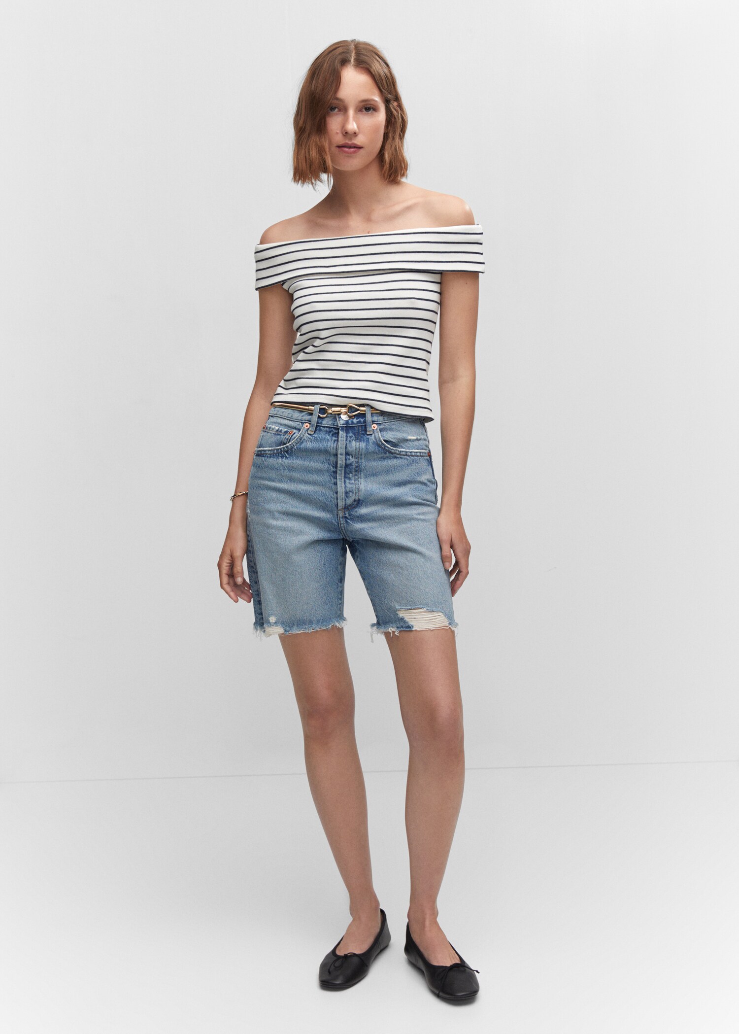 Off-shoulder top - General plane