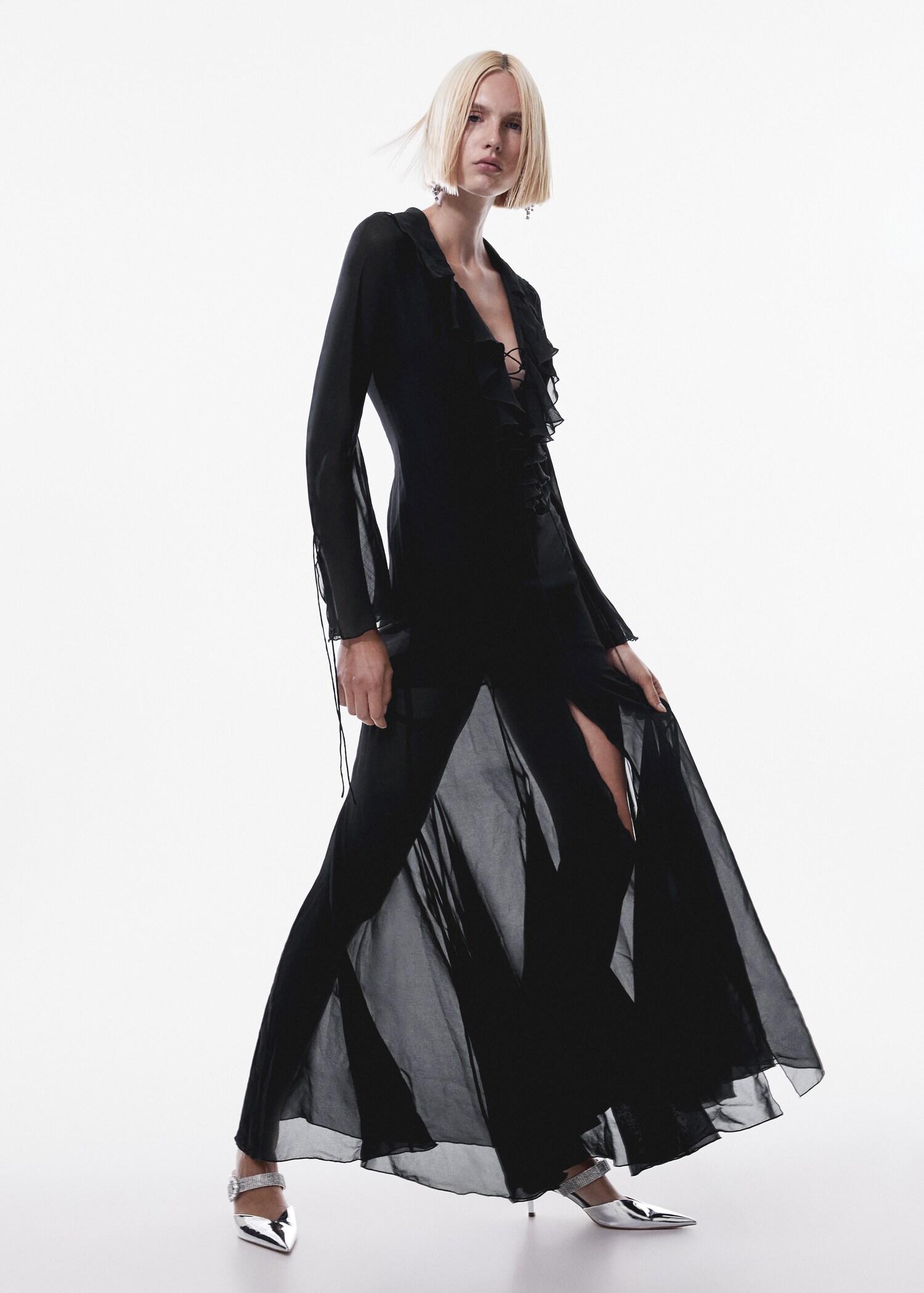 Flared dress with ruffled sleeves - General plane