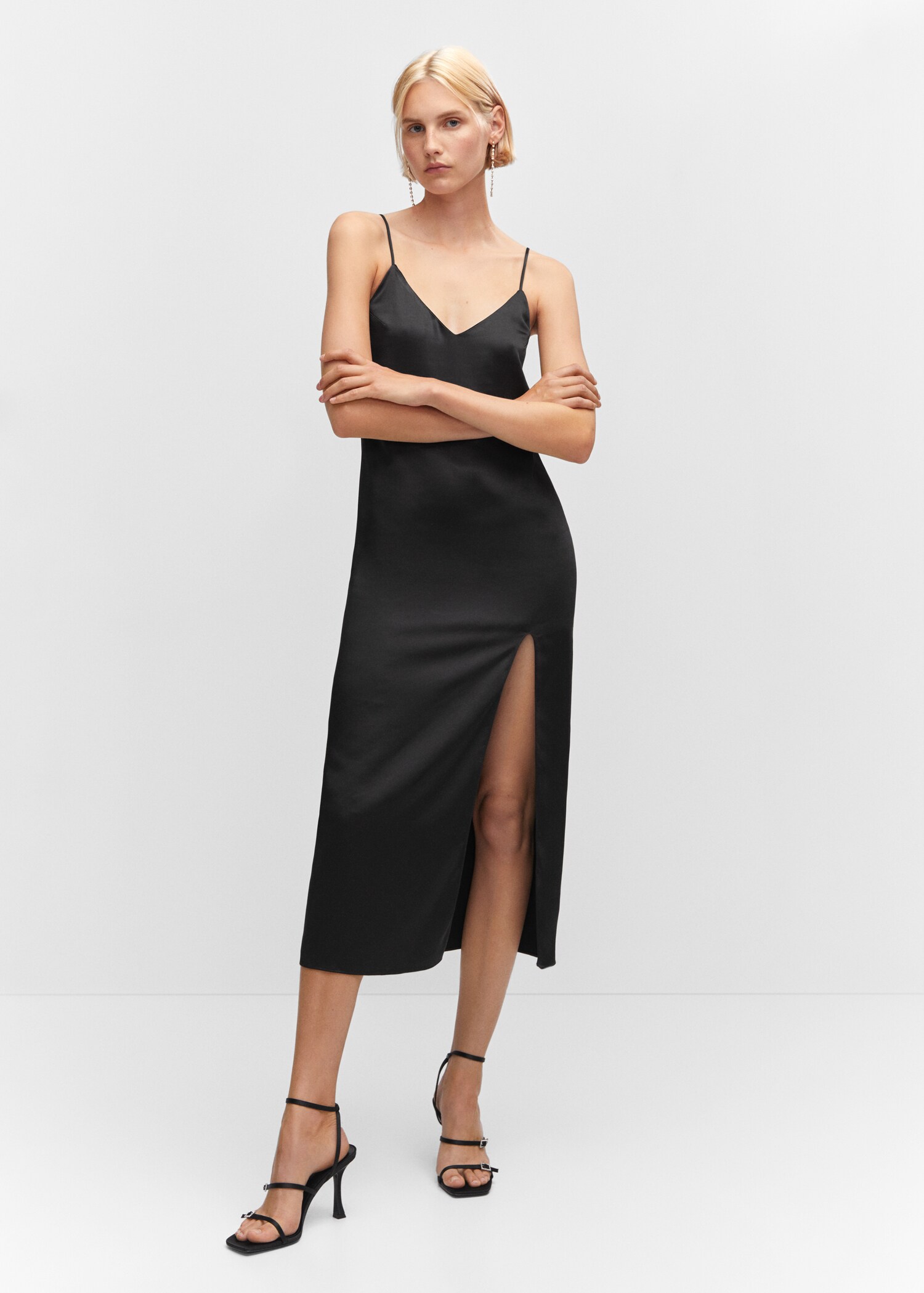 Side-slit satin dress - General plane