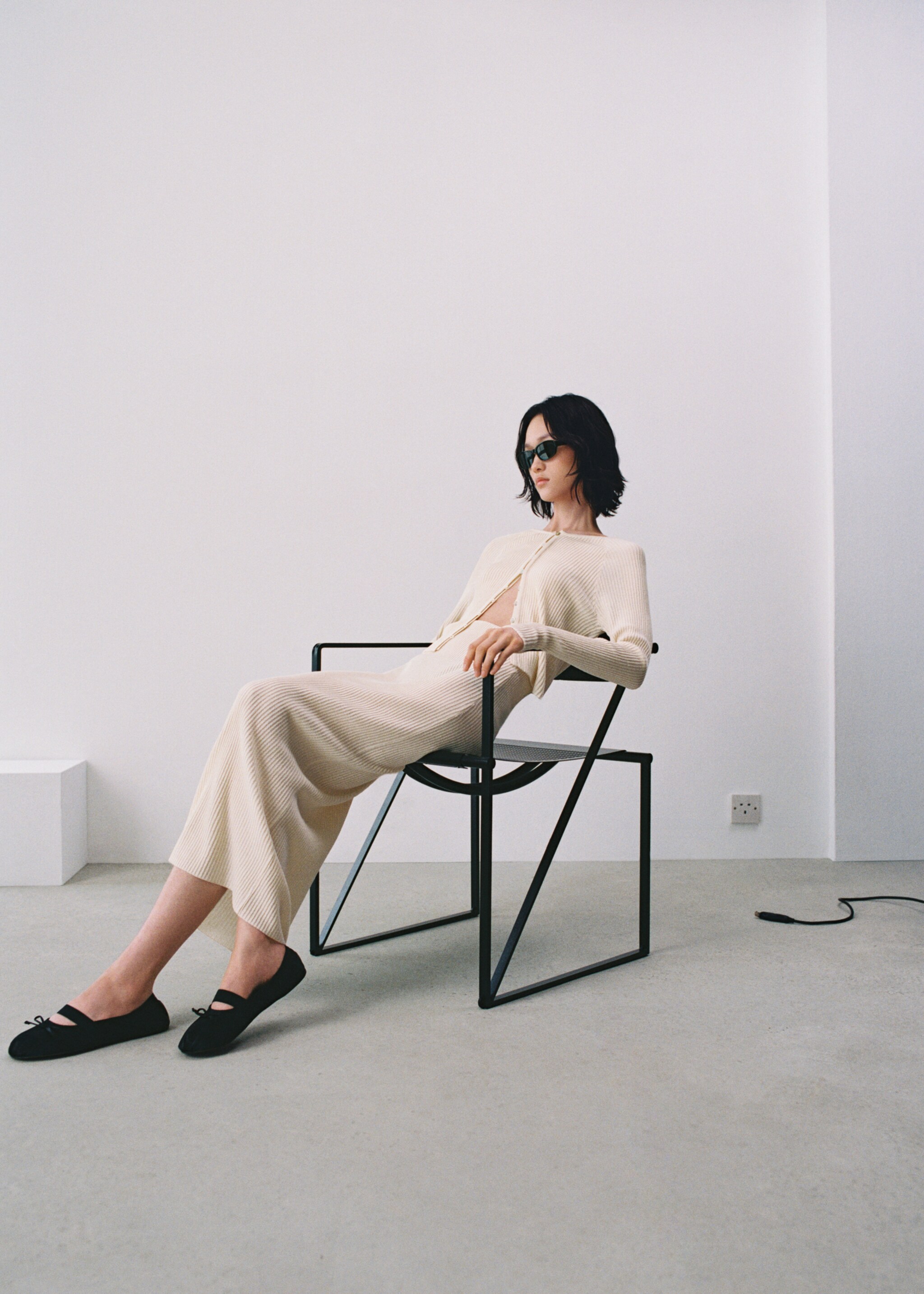 Long knitted skirt - General plane, Ecru. Ref: 57083816-00.