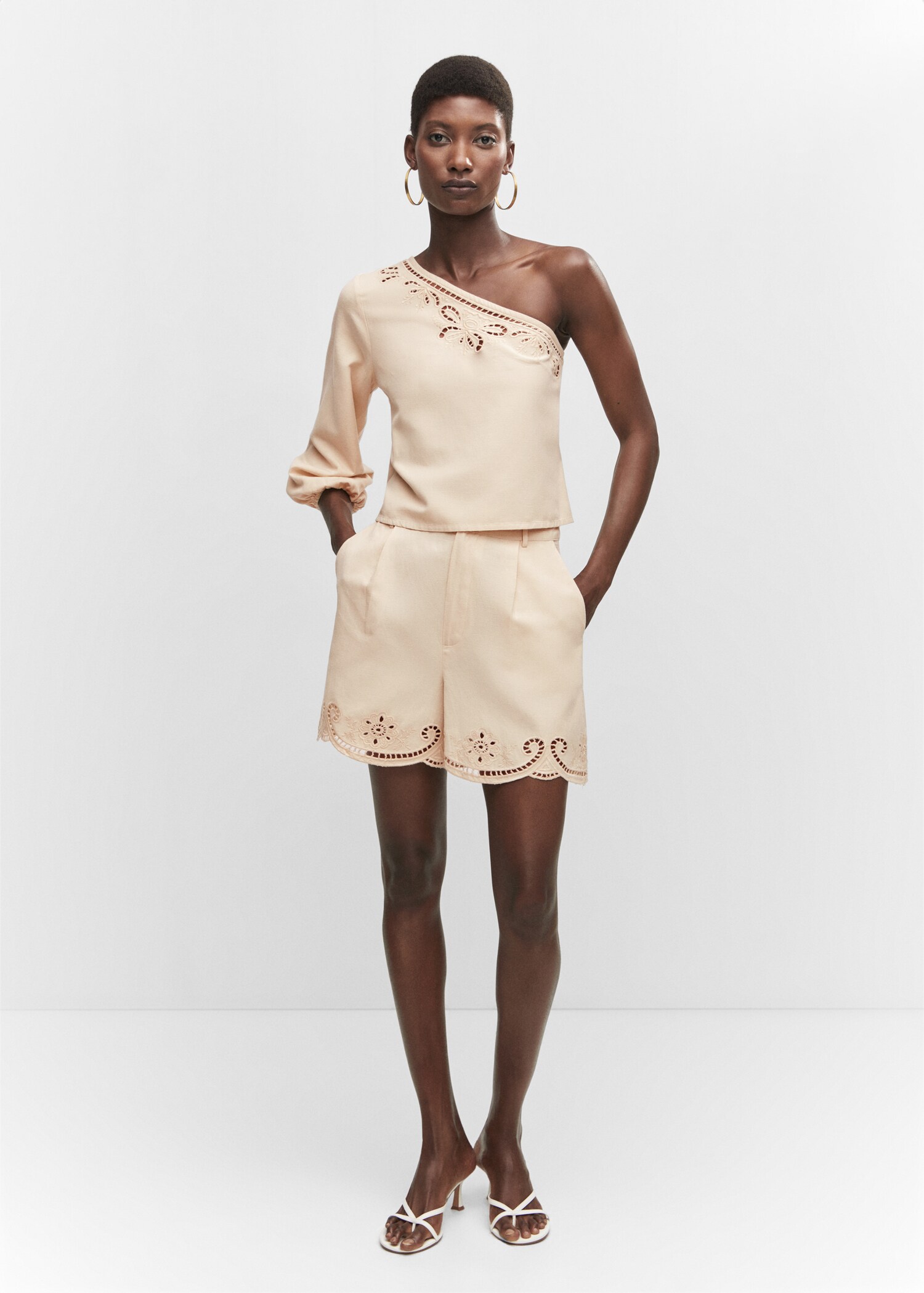 Short détails ajourés broderies - Plan général