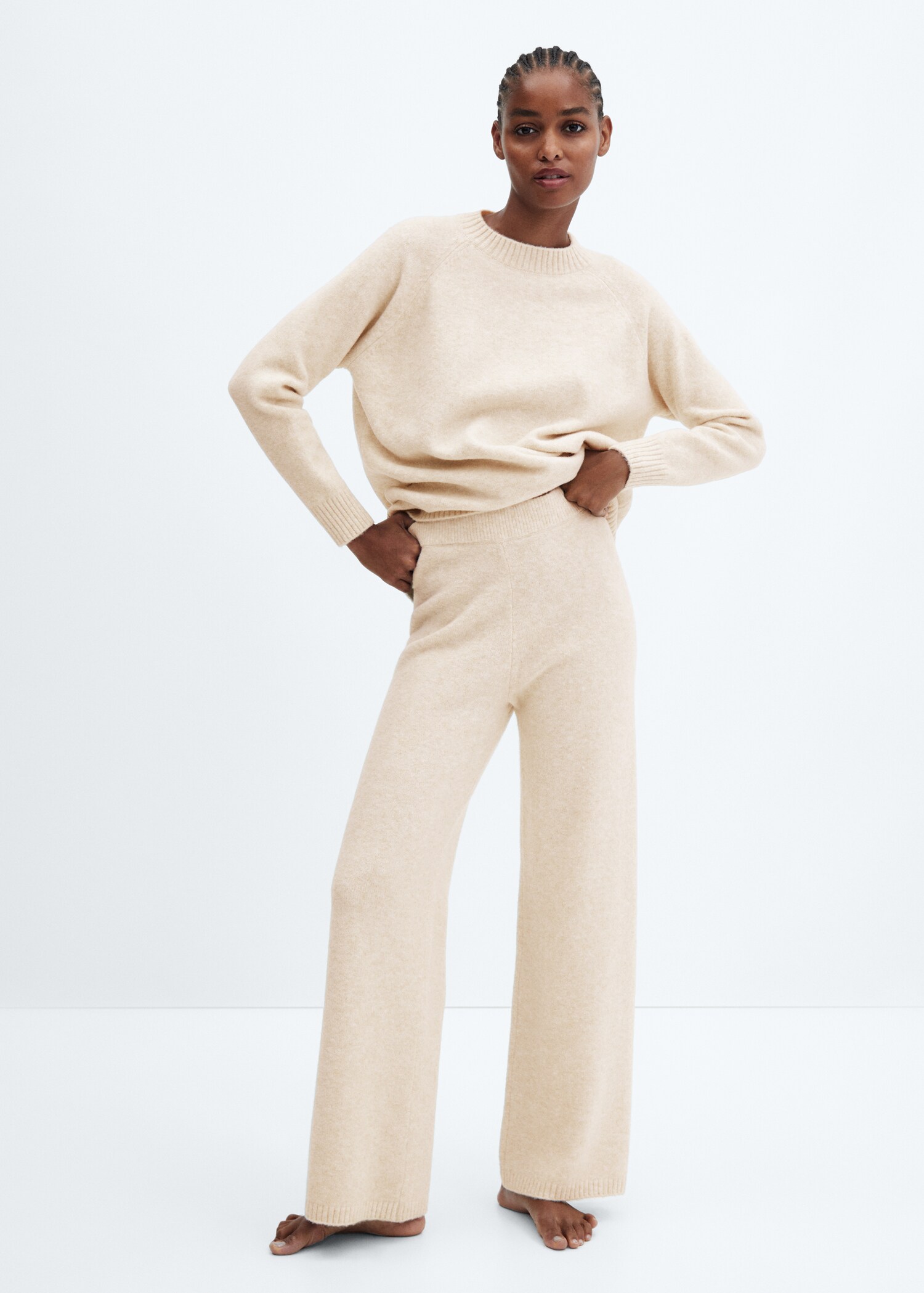 Straight knitted trousers - General plane