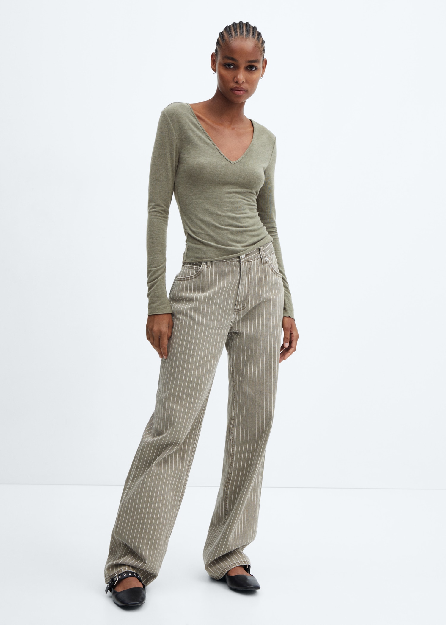 Camiseta escote pico Mujer MANGO OUTLET - Main Image