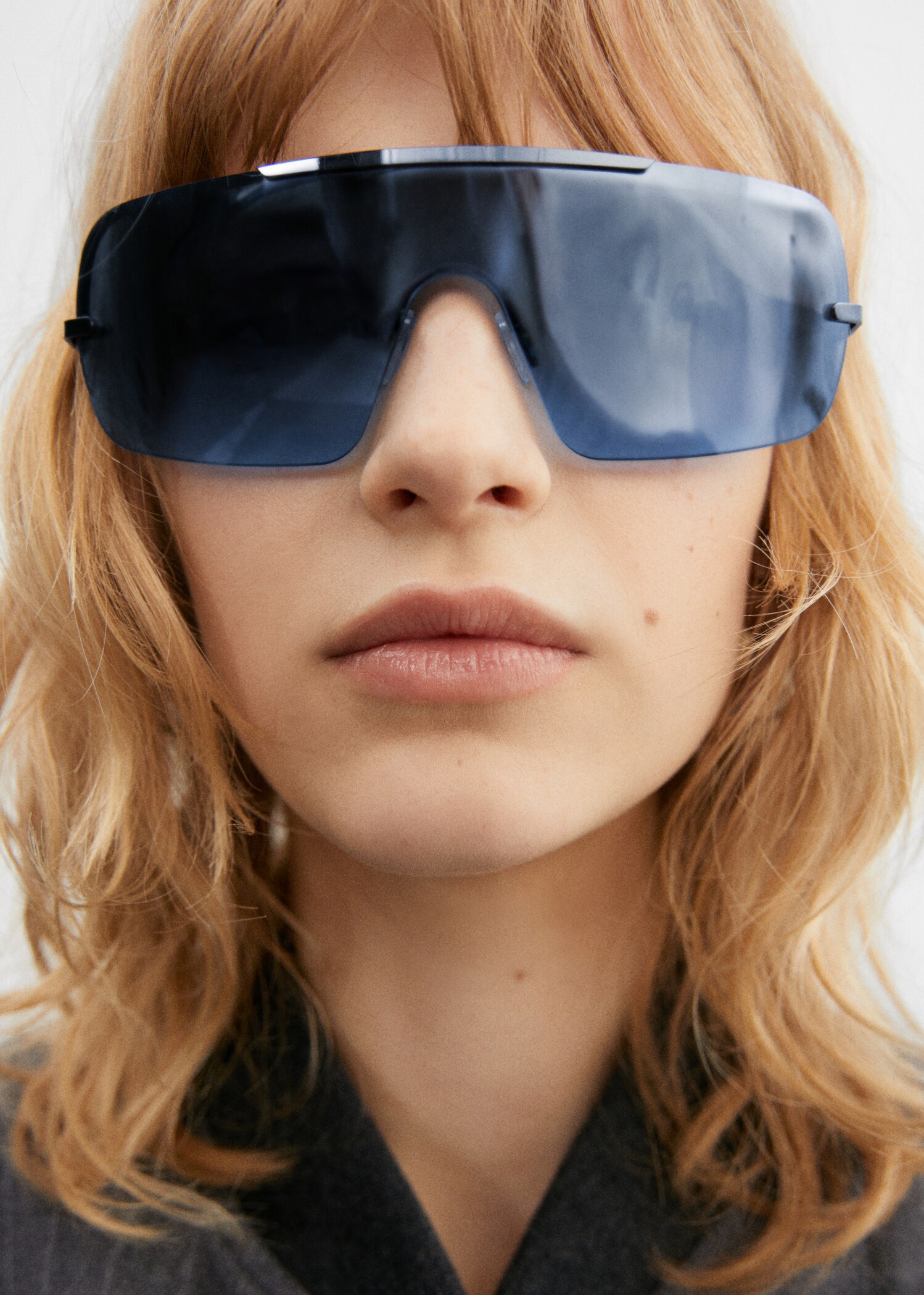 Screen style sunglasses - General plane