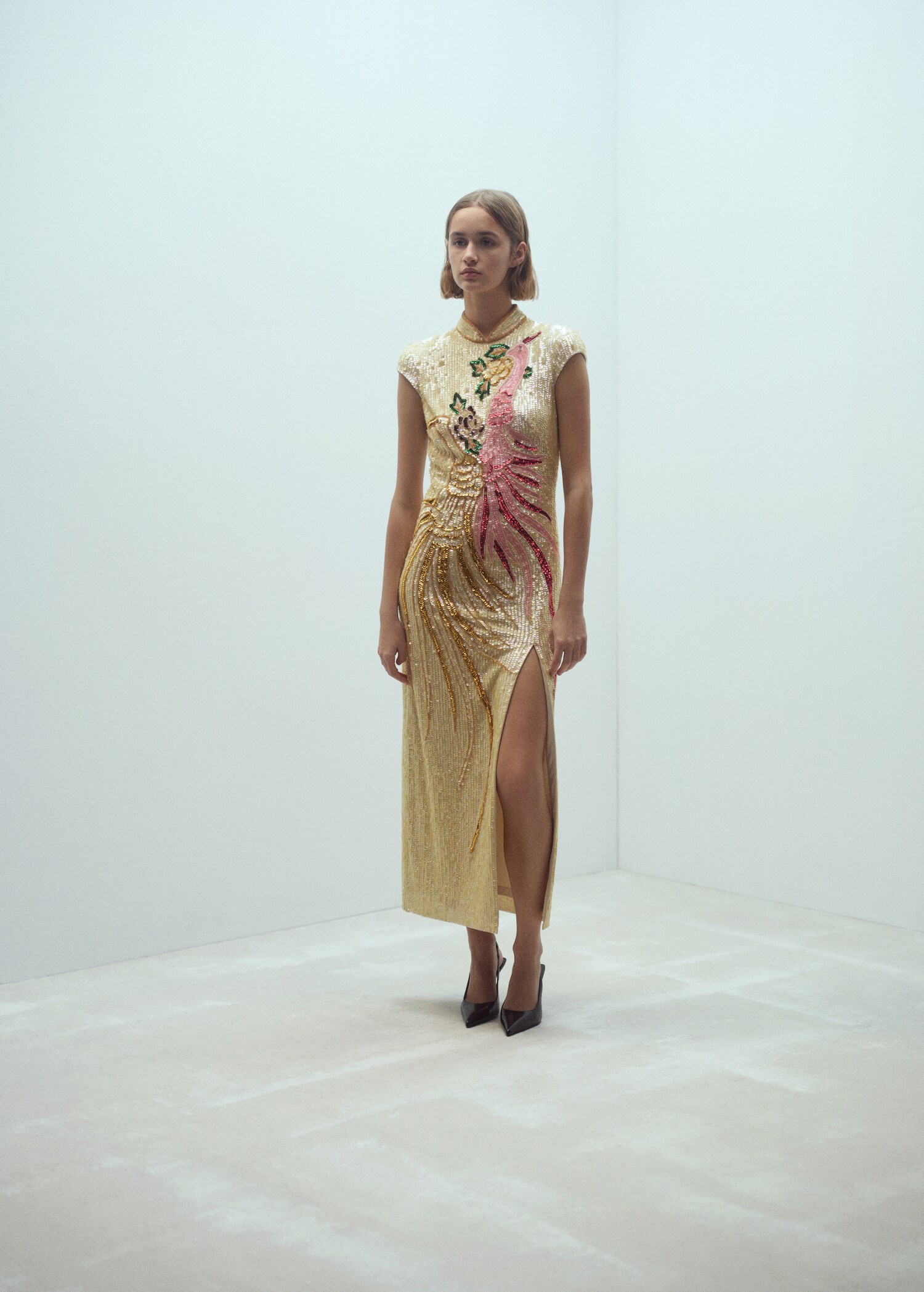 Vestido diseño bordado lentejuelas - Plano general