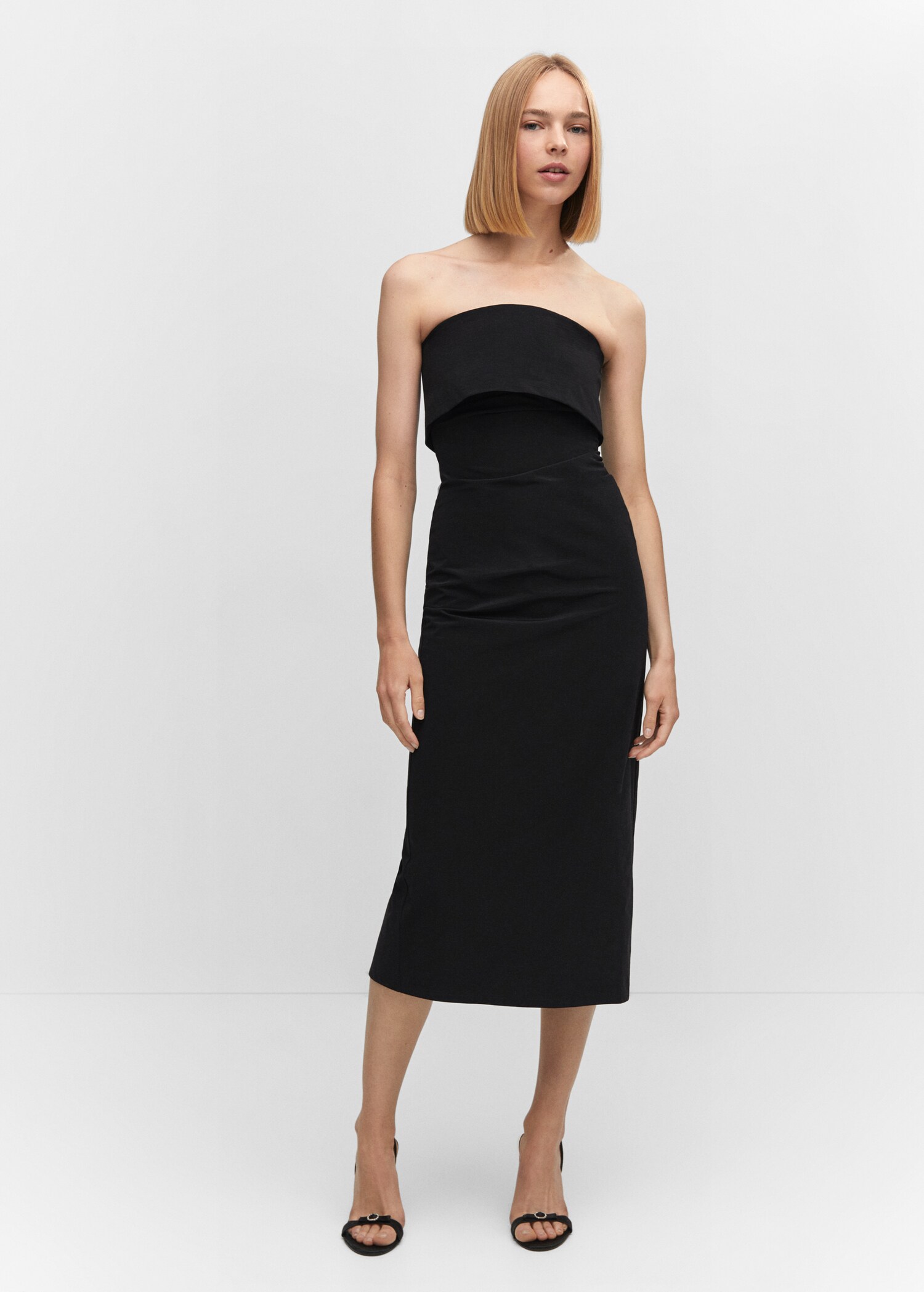 Schulterfreies Kleid mit Schlitz - Allgemeine Ansicht