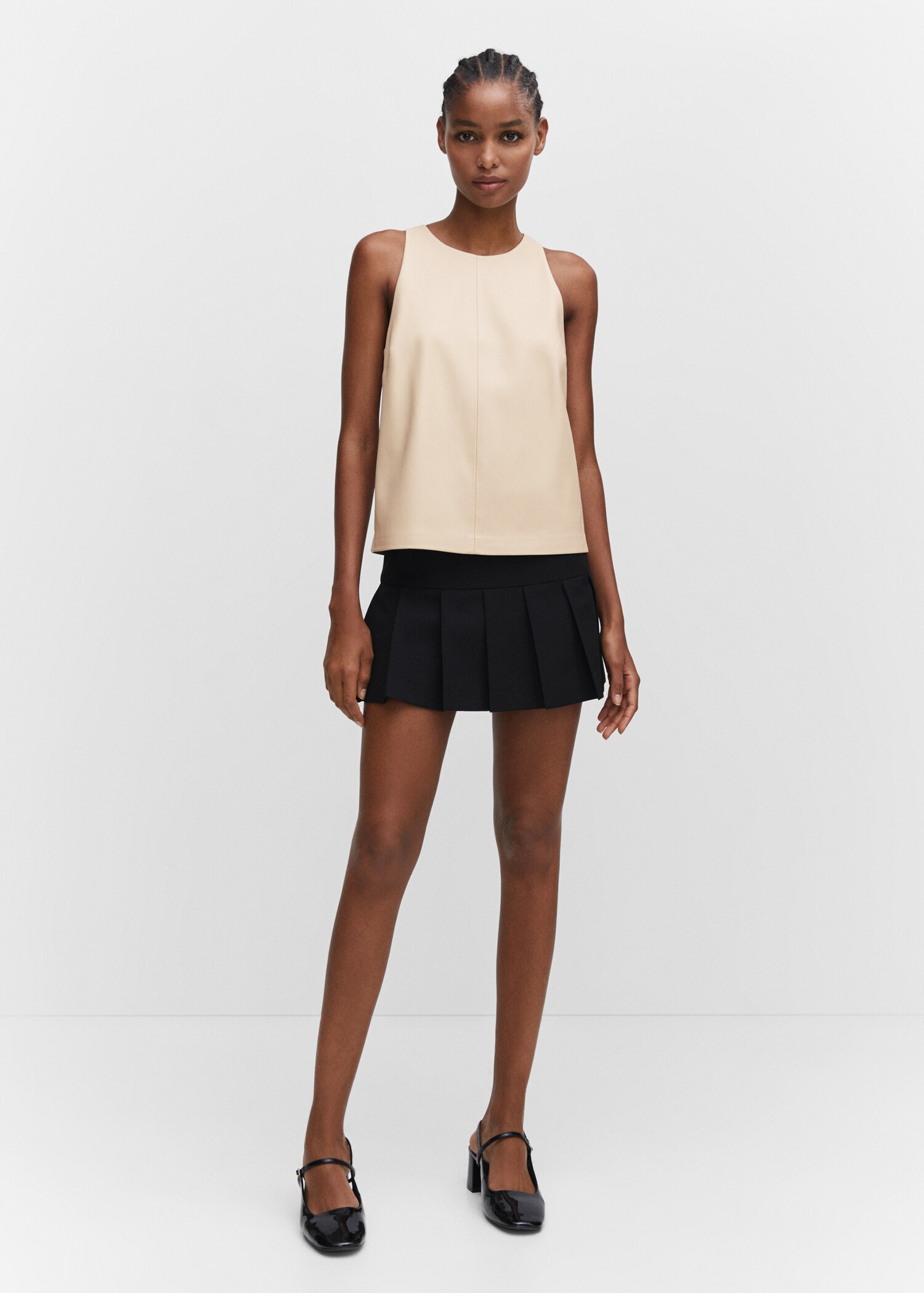 Top cu aspect de piele - Plan general