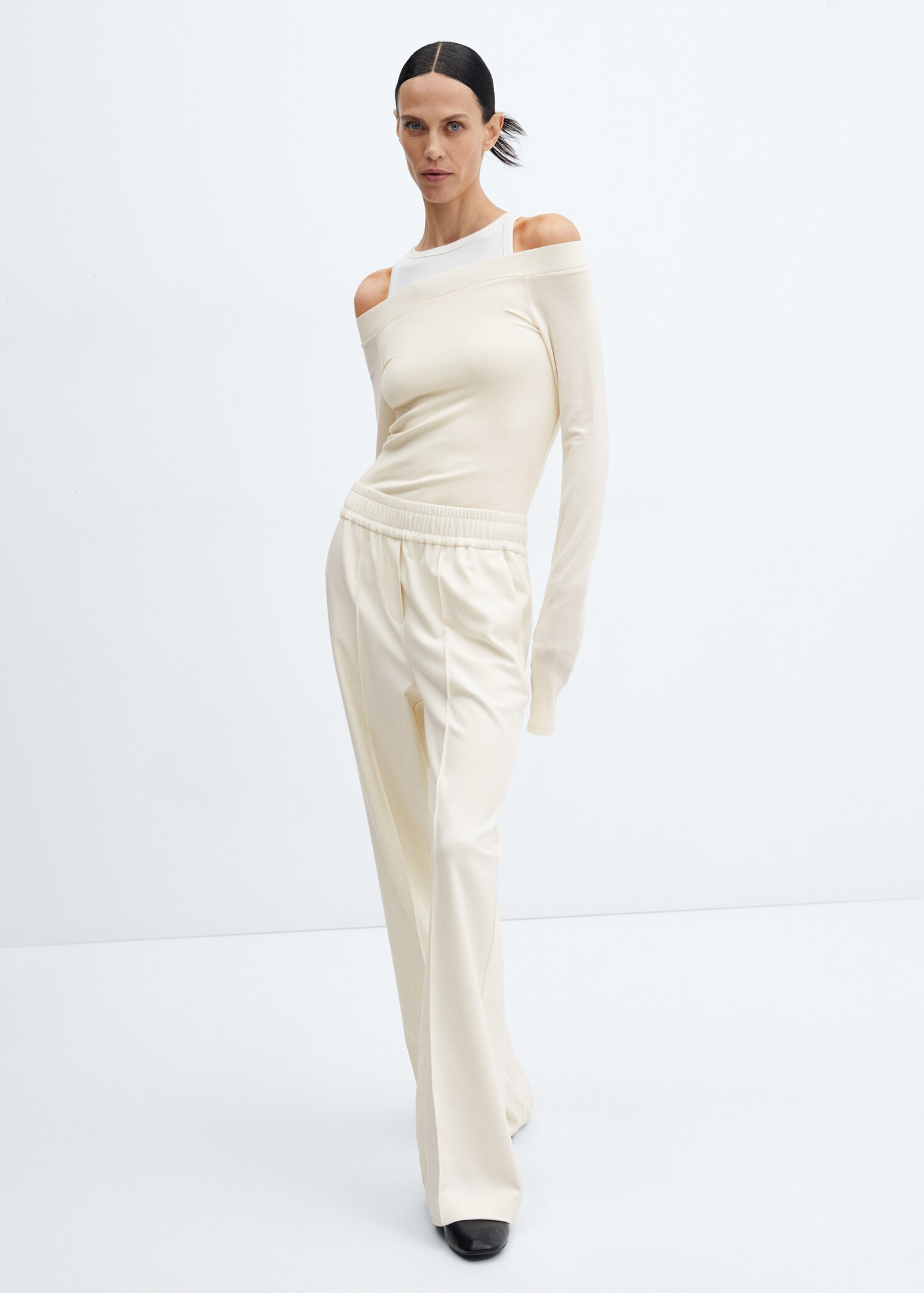Wideleg trousers with elastic waist - General plane