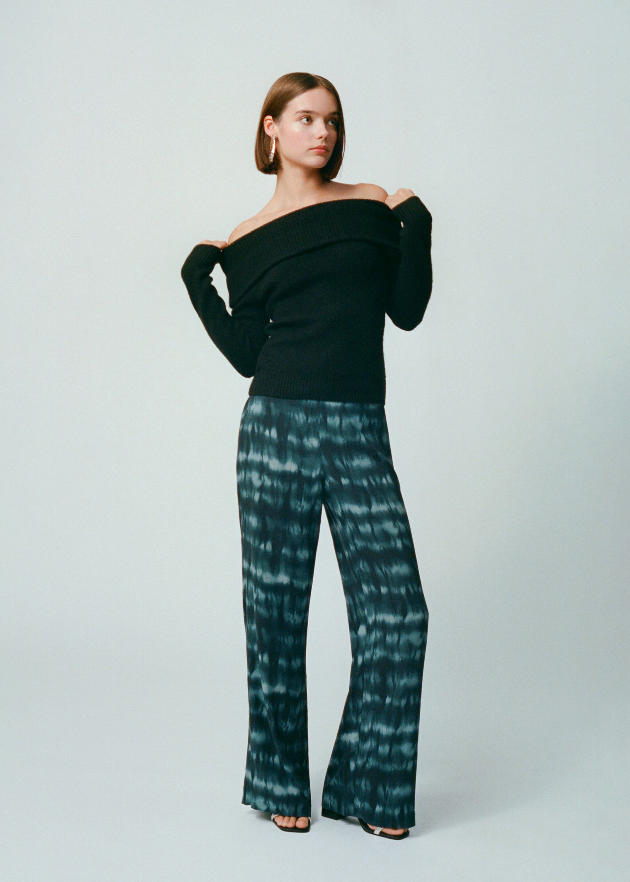 Flowy printed trousers - Details of the article 5, Blue. Ref: 67000266-00.