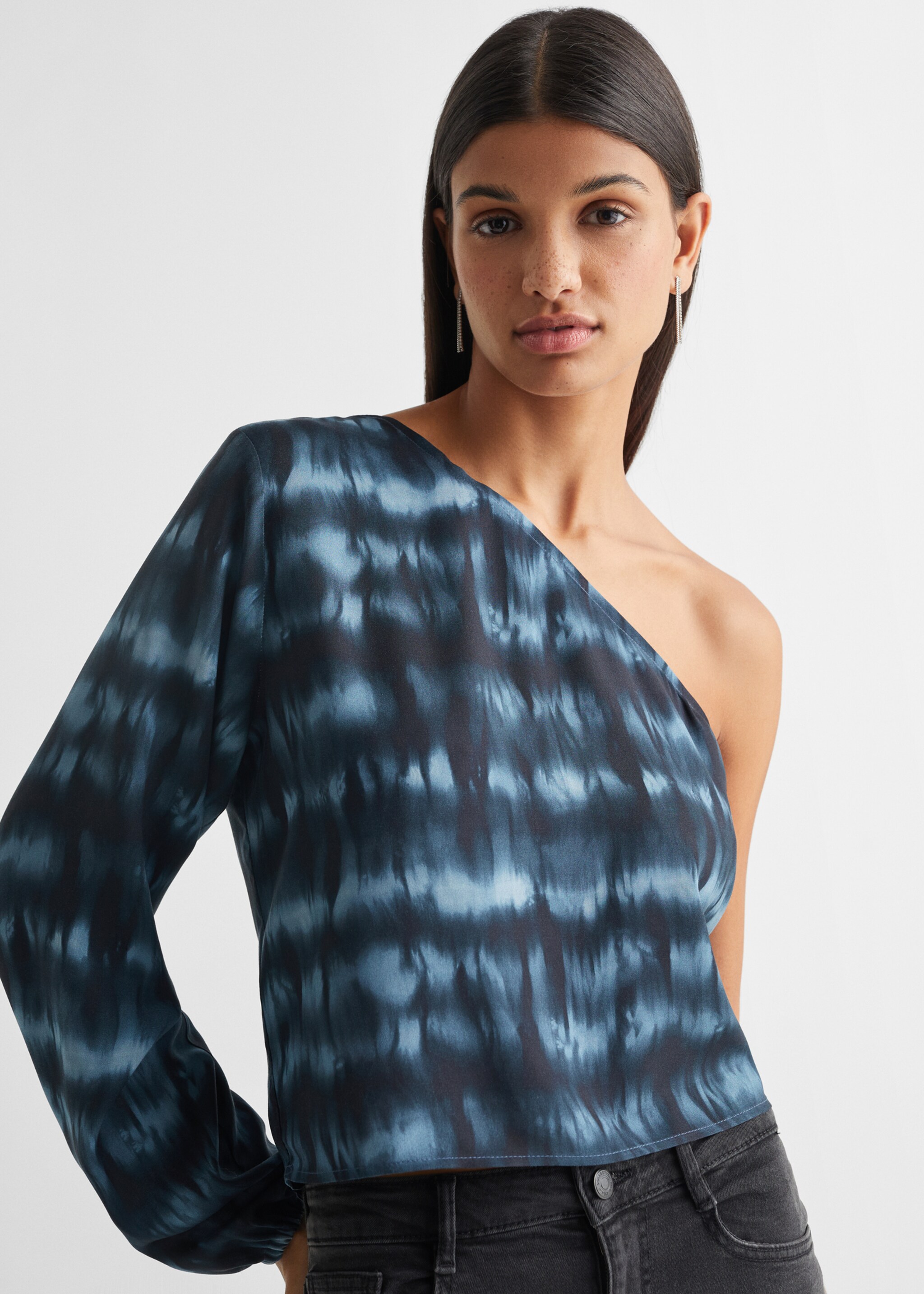Asymmetrical printed blouse - Details of the article 1, Blue. Ref: 67000272-00.
