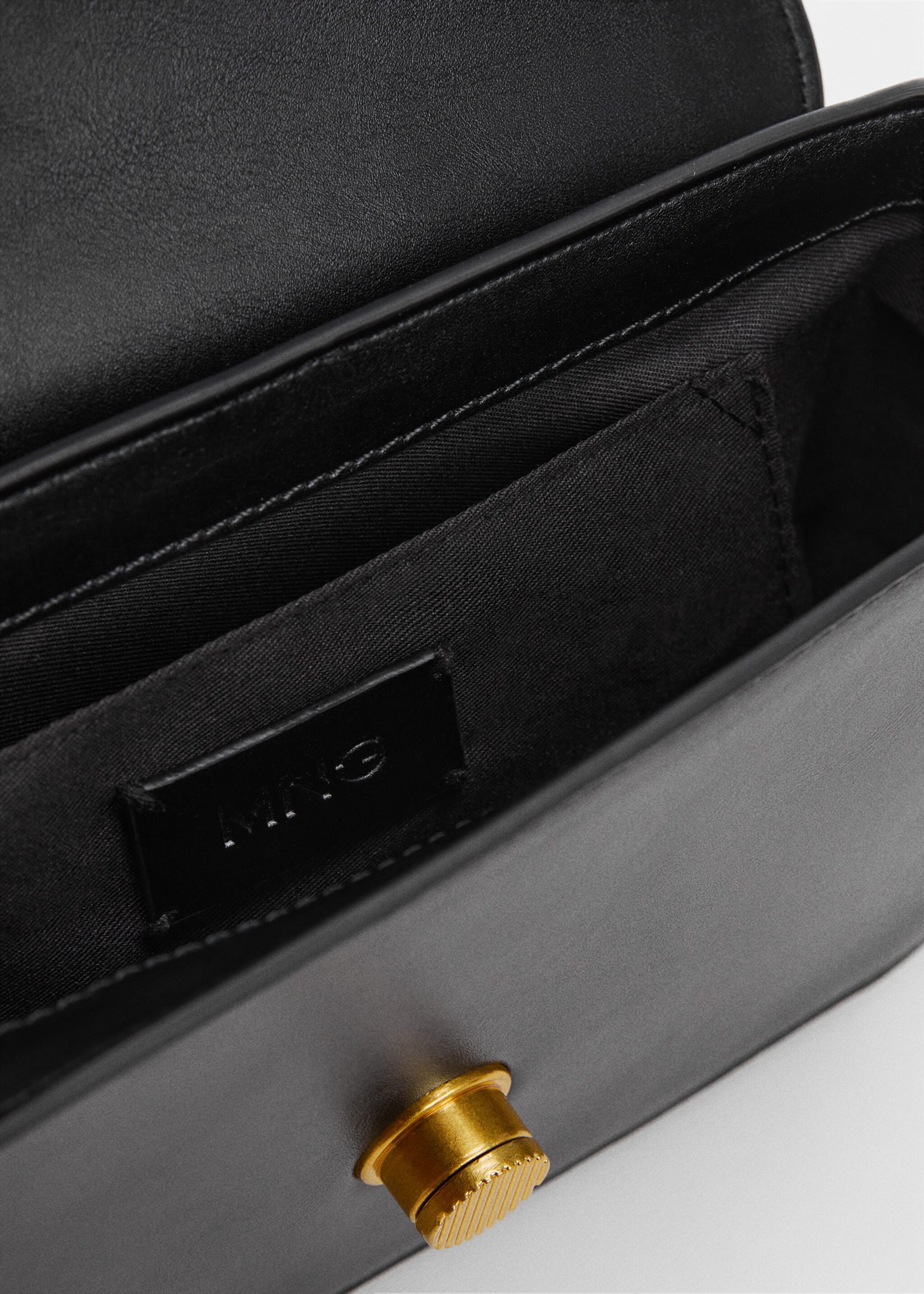 Crossbody bag with flap - Details of the article 3, Black. Ref: 67000446-00.