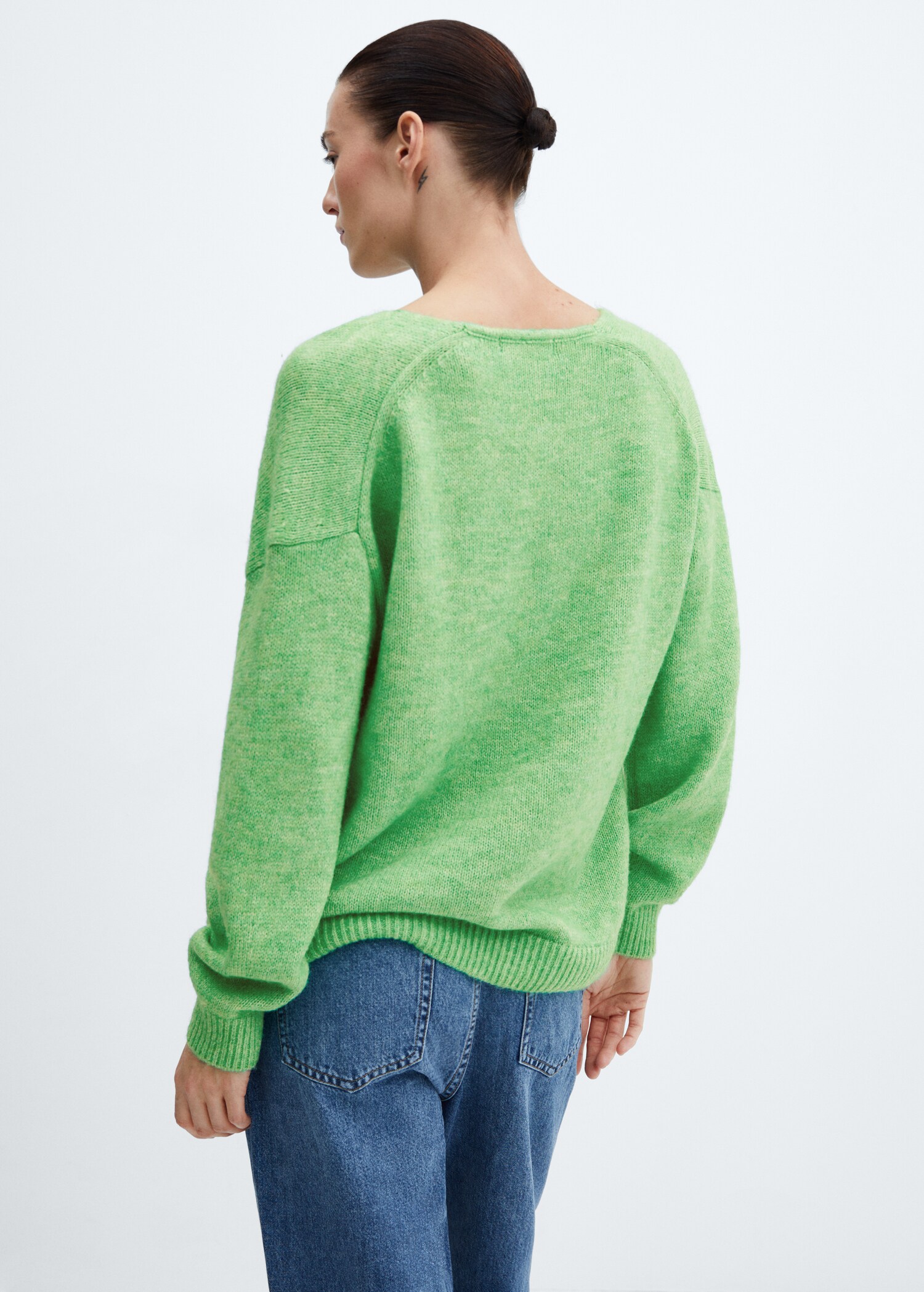 V-neck knit sweater - Reverse of the article
