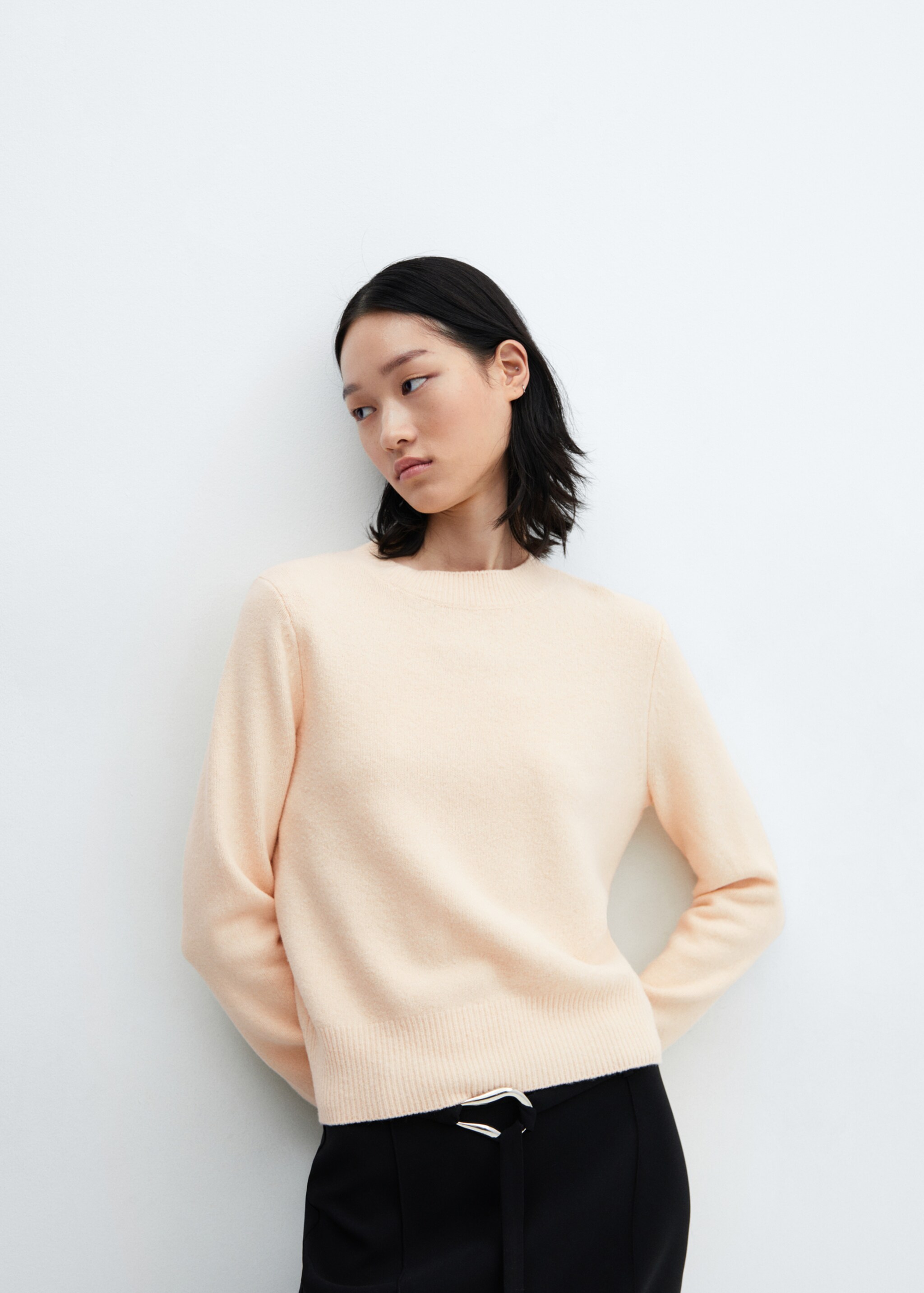 Round-neck knitted sweater - Details of the article 2