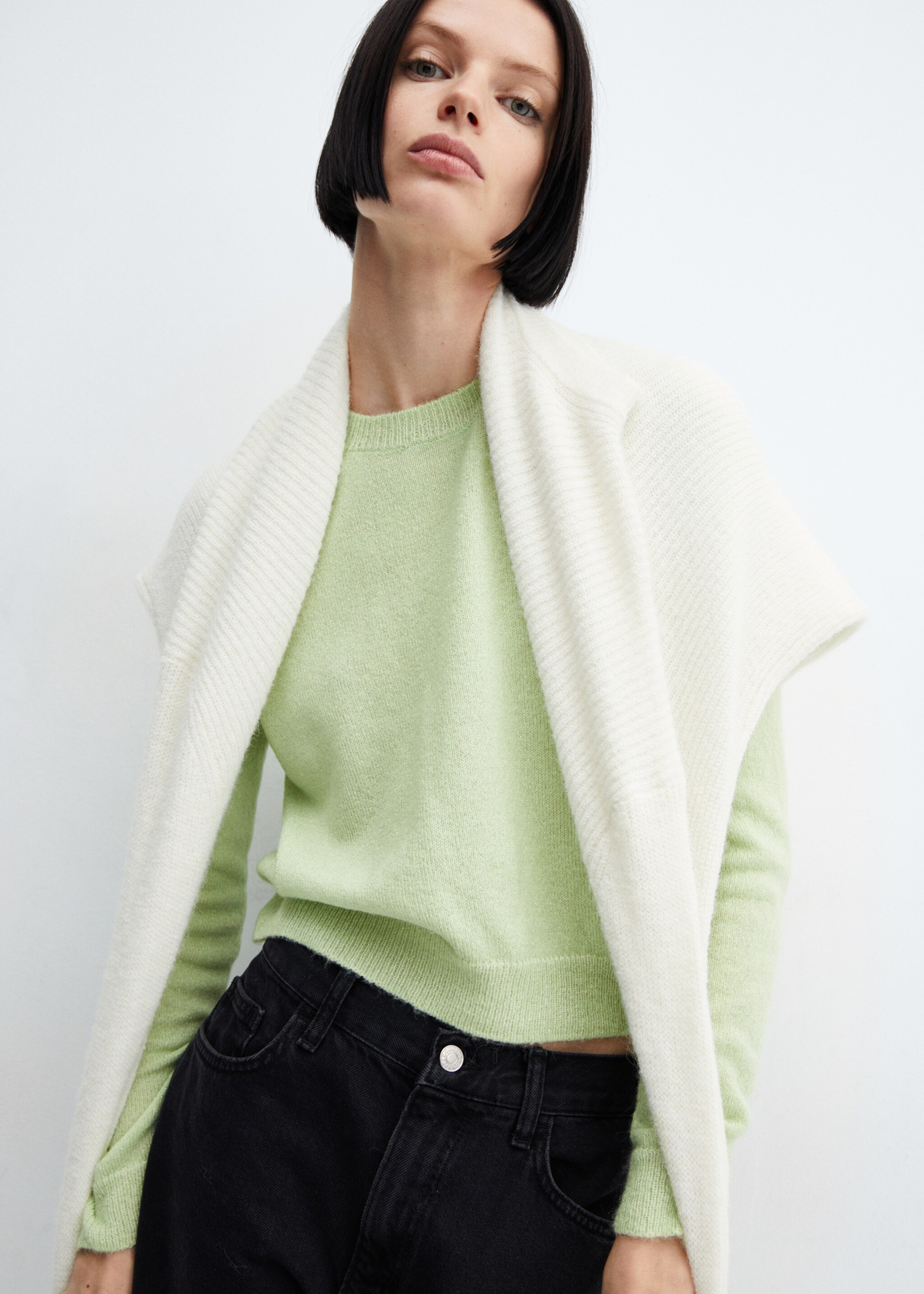 Round-neck knitted sweater - Details of the article 2