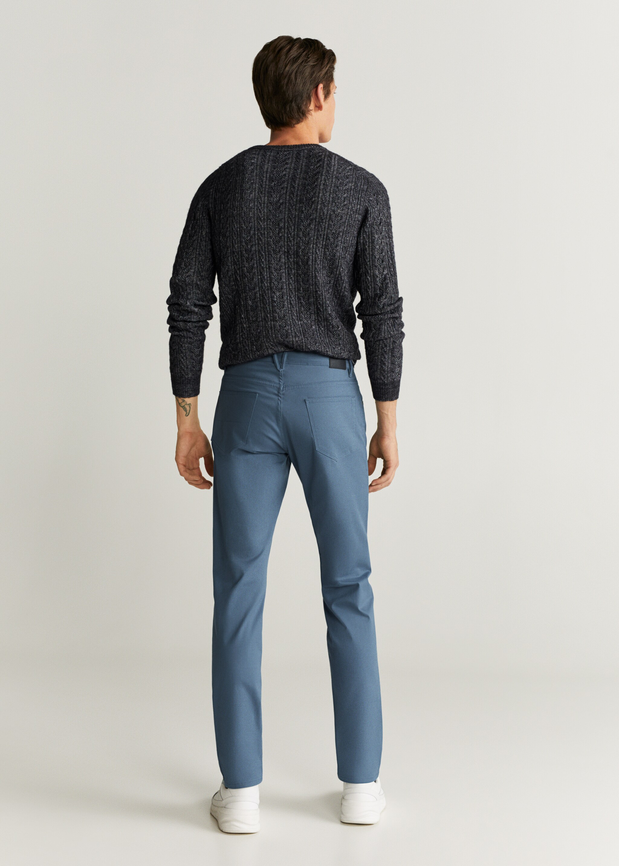 Pantalón tejanero slim fit sarga - Reverso del artículo