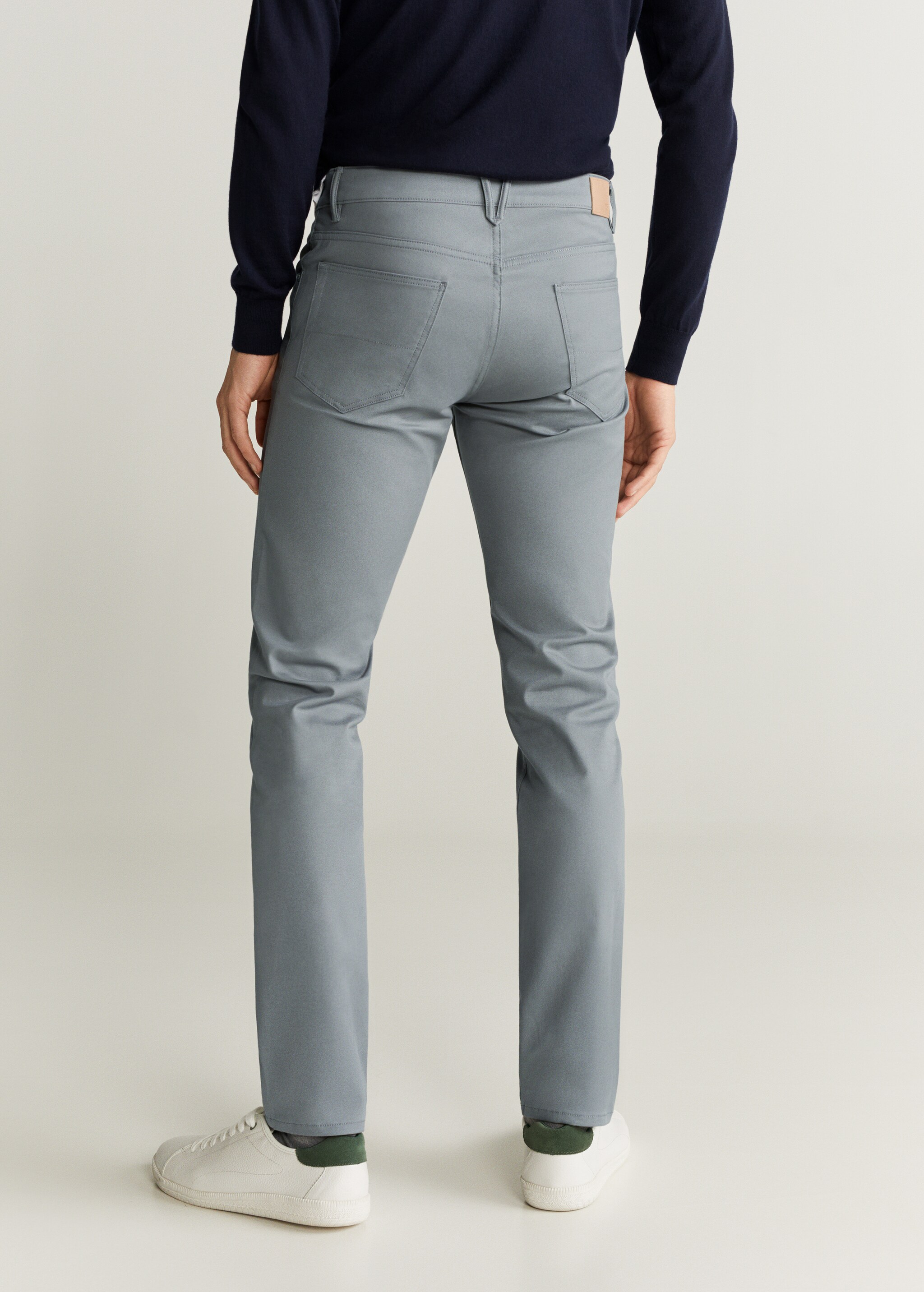Pantalón tejanero slim fit sarga - Reverso del artículo