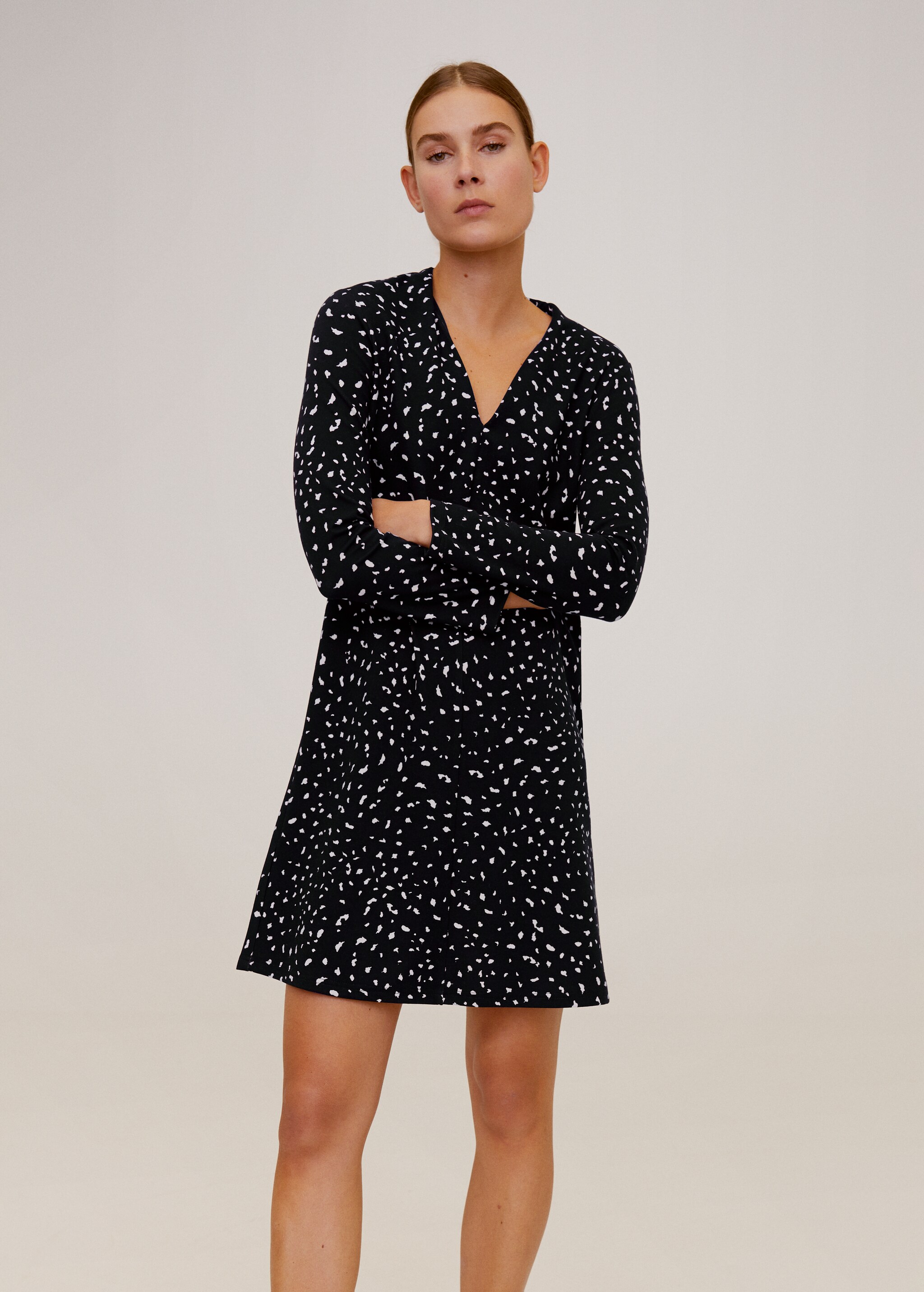 Vestido estampado corto  - Plano medio